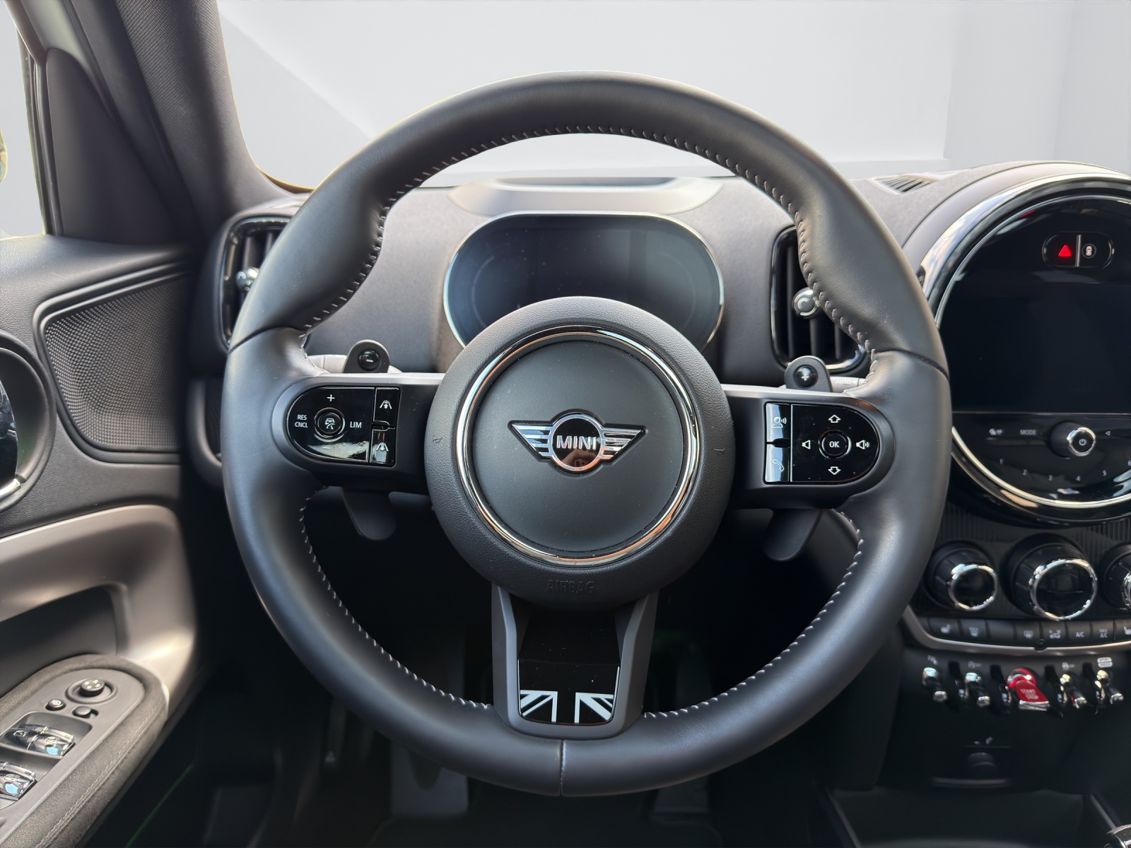 MINI Countryman F60 2.0i Cooper S SAG ALL4-image-16
