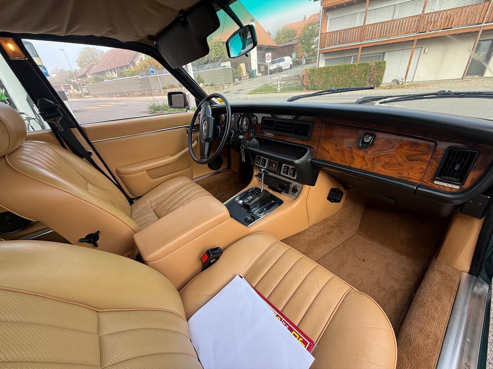 JAGUAR XJ6 4.2 Swiss-image-11