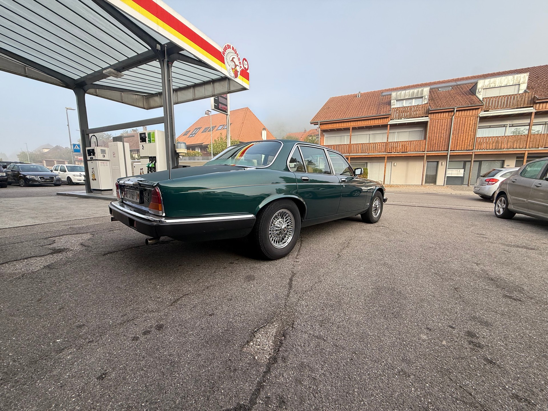 JAGUAR XJ6 4.2 Swiss-image-3