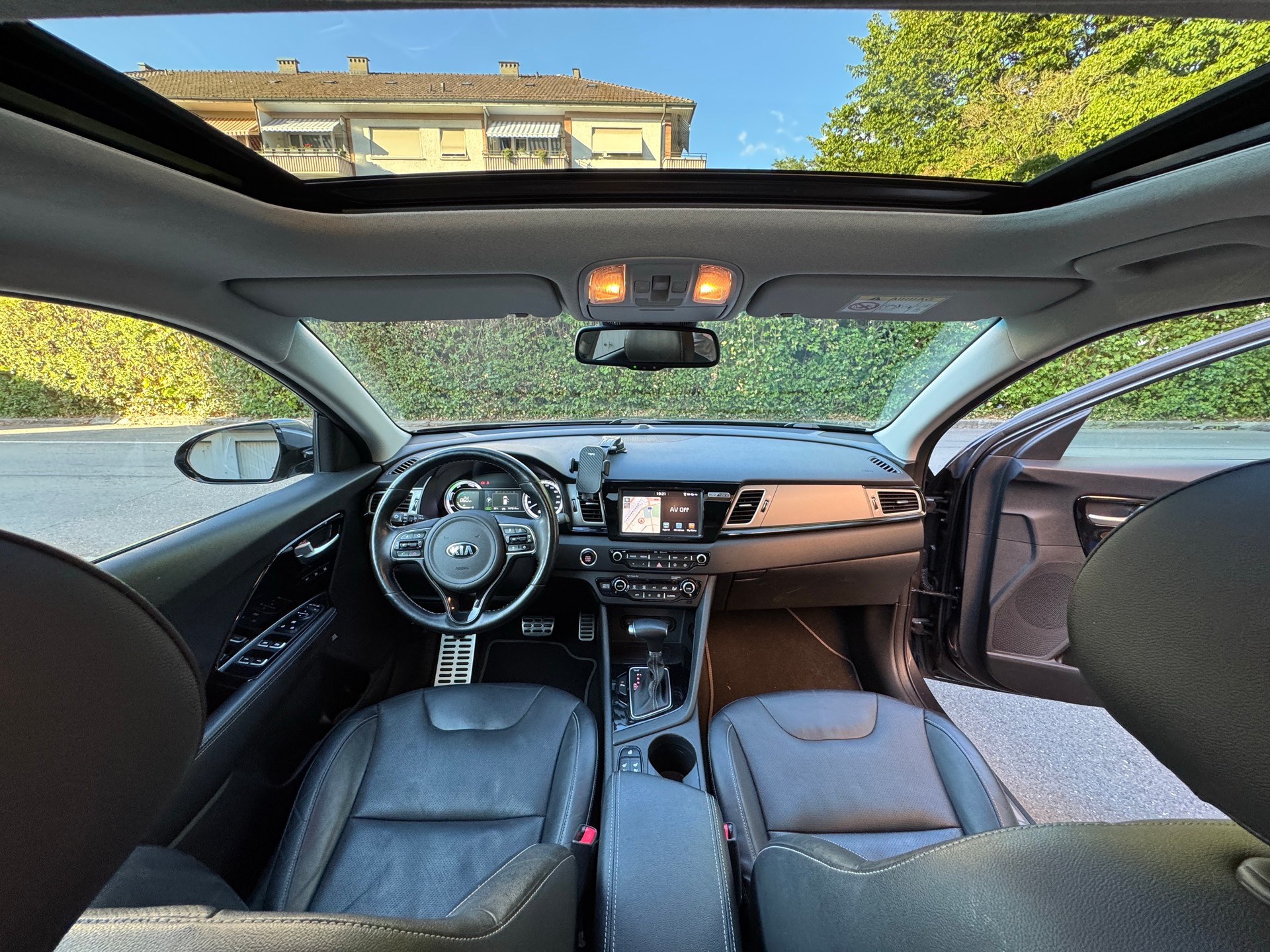 KIA Niro 1.6GDi Hybrid Style DCT-image-8