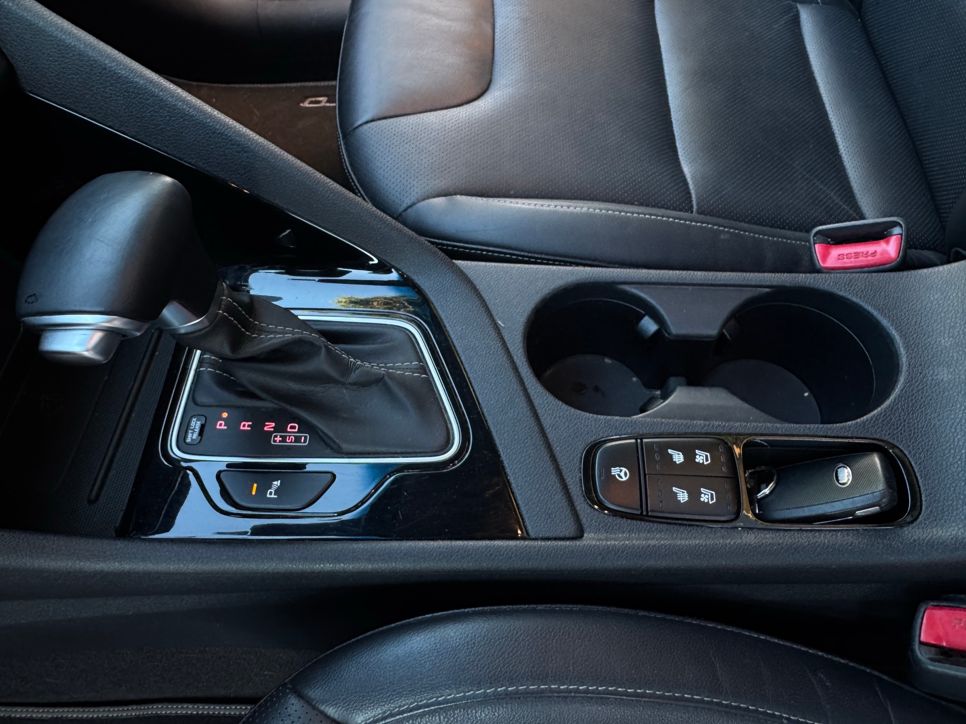 KIA Niro 1.6GDi Hybrid Style DCT-image-11