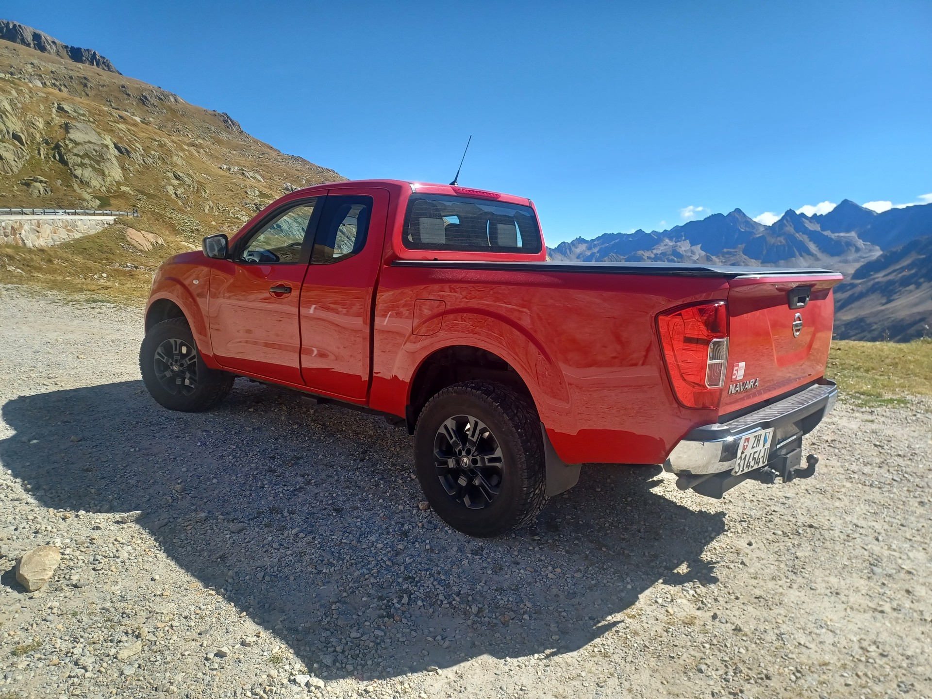 NISSAN Navara King Cab Acenta 2.3 dCi 4WD-image-3