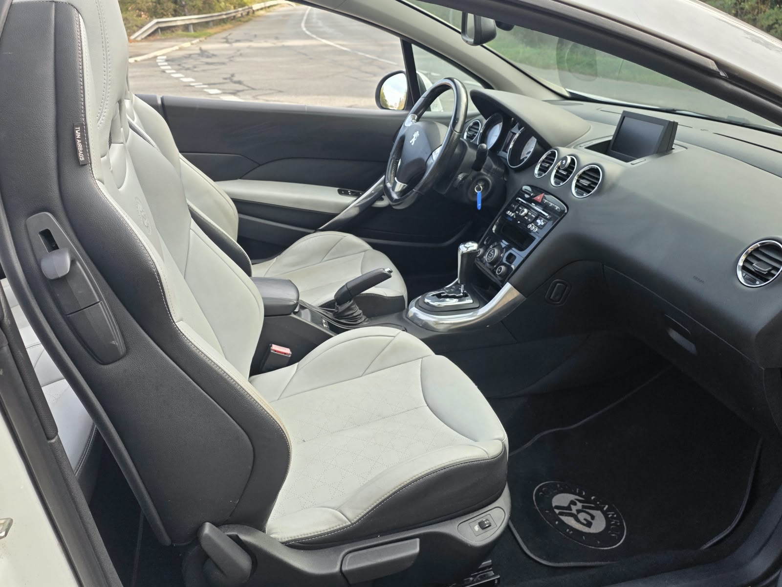 PEUGEOT 308 CC 1.6 Automatik-image-11