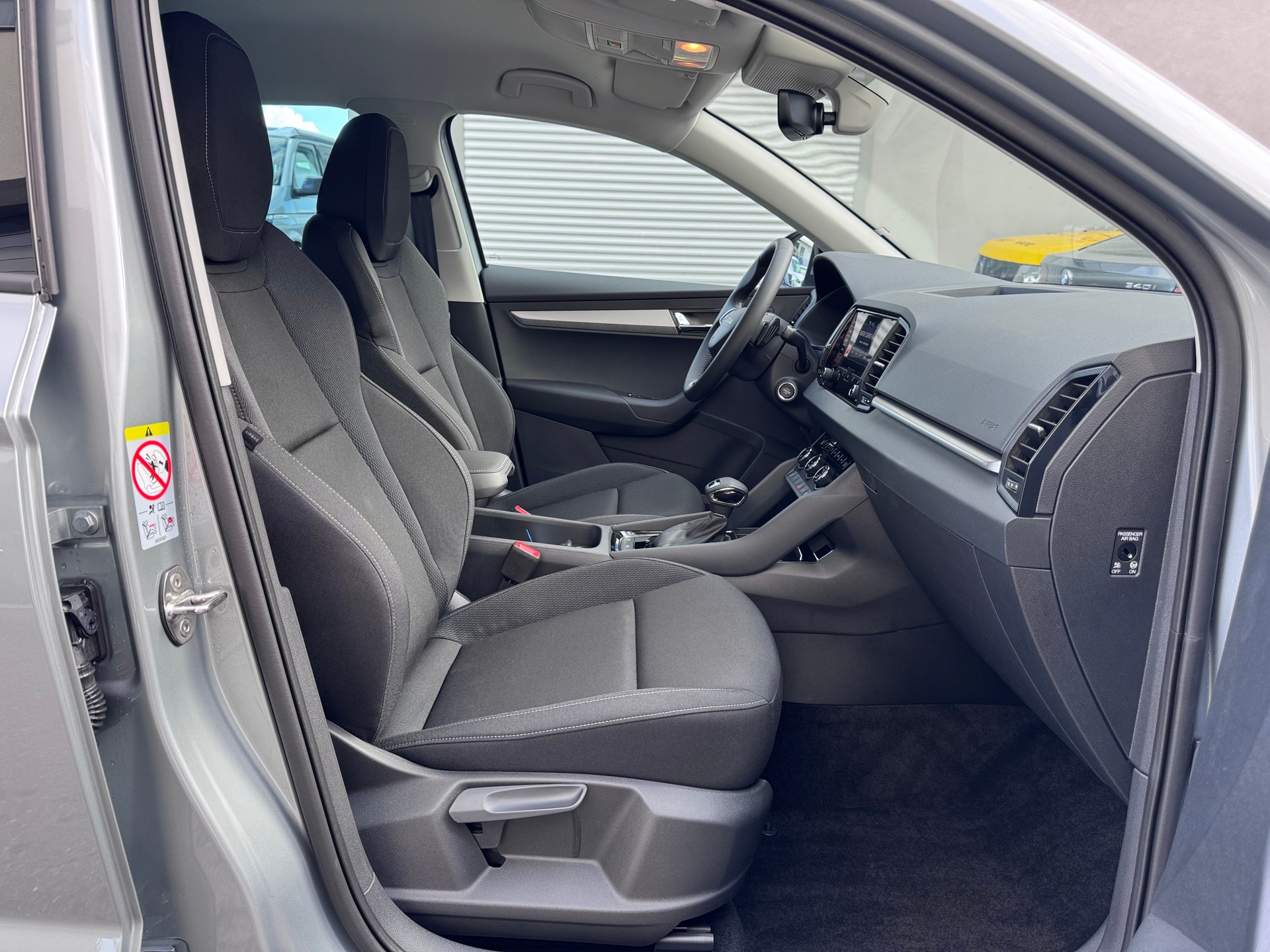 SKODA Karoq 1.5 TSI Selection DSG-image-8