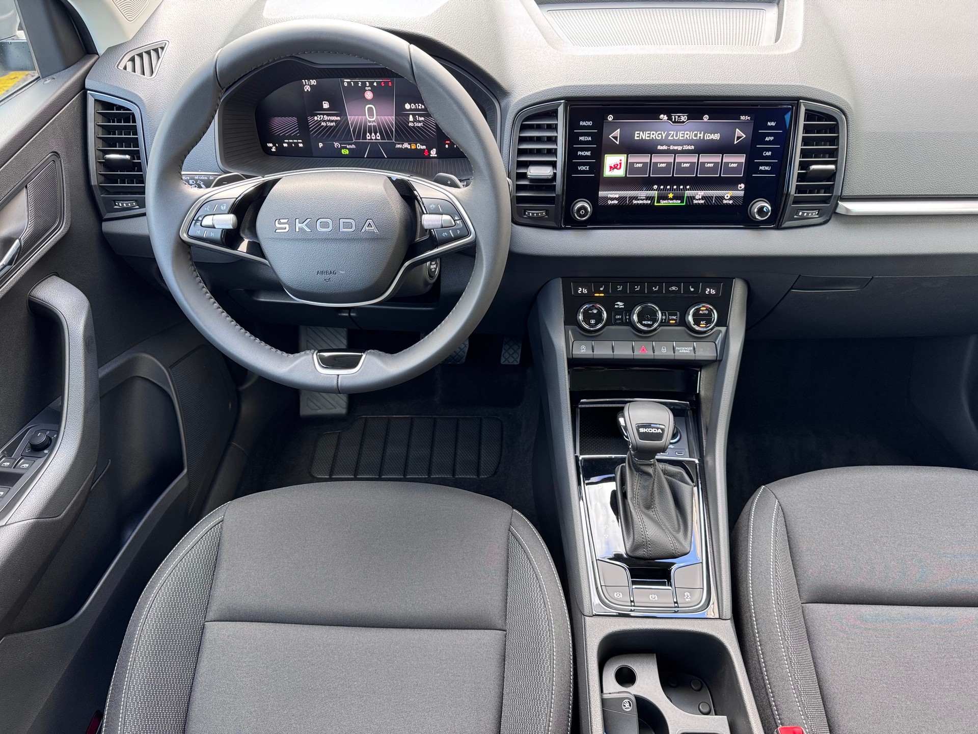 SKODA Karoq 1.5 TSI Selection DSG-image-5