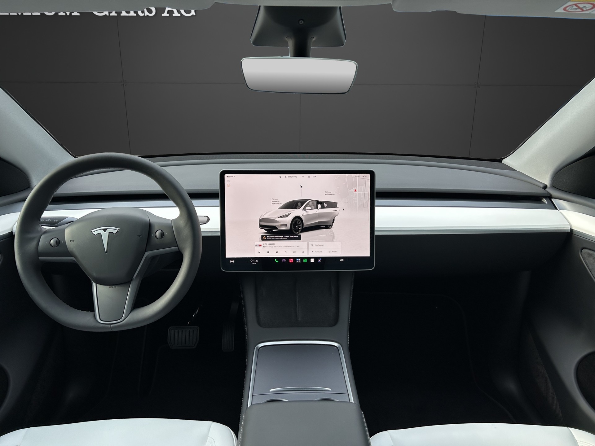 TESLA Model Y Long Range Dual Motor AWD / Model 2023-image-8