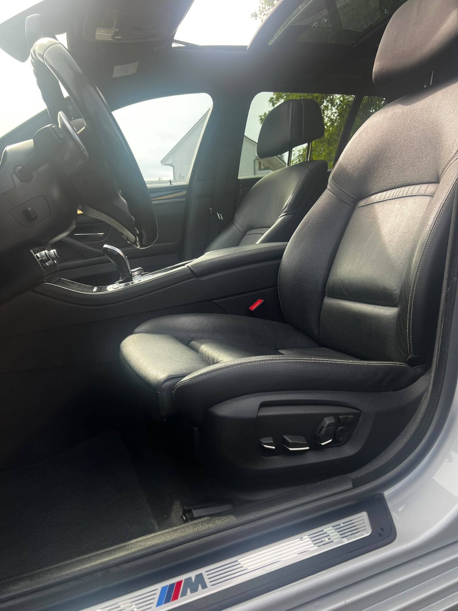 BMW 530d Touring xDrive Modern Line Steptronic-image-12