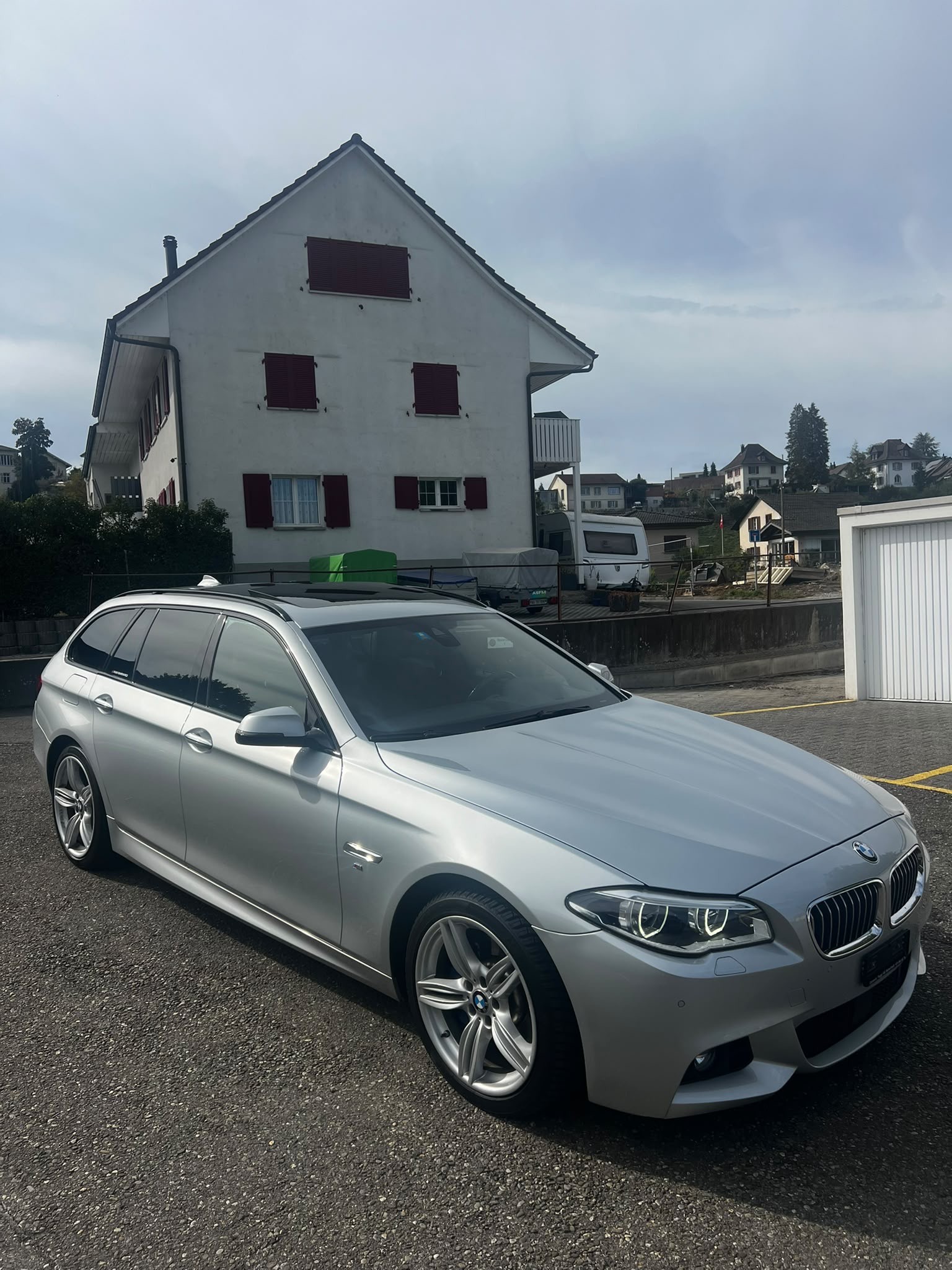 BMW 530d Touring xDrive Modern Line Steptronic-image-6