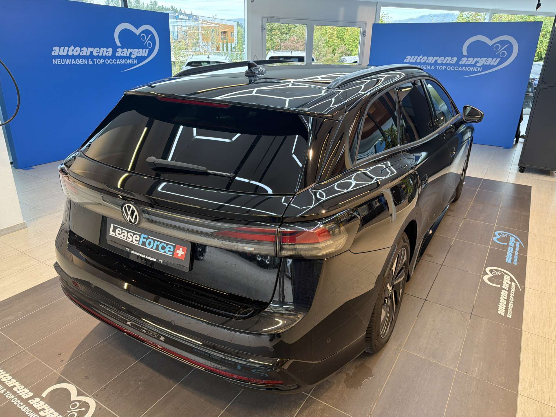 VW ID.7 Tourer Limited Edition 77kWh 285PS Automat-image-2