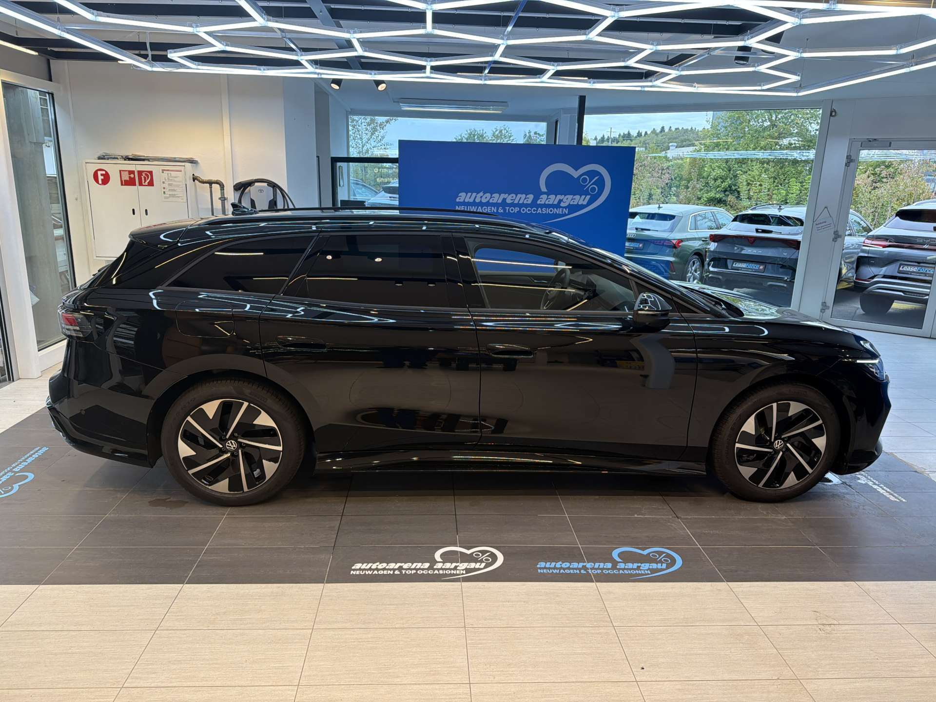 VW ID.7 Tourer Limited Edition 77kWh 285PS Automat-image-11