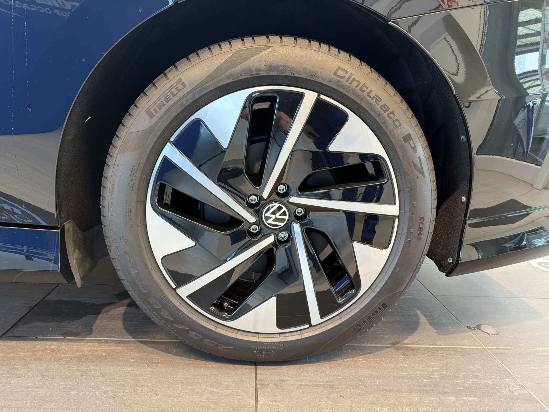 VW ID.7 Tourer Limited Edition 77kWh 285PS Automat-image-8