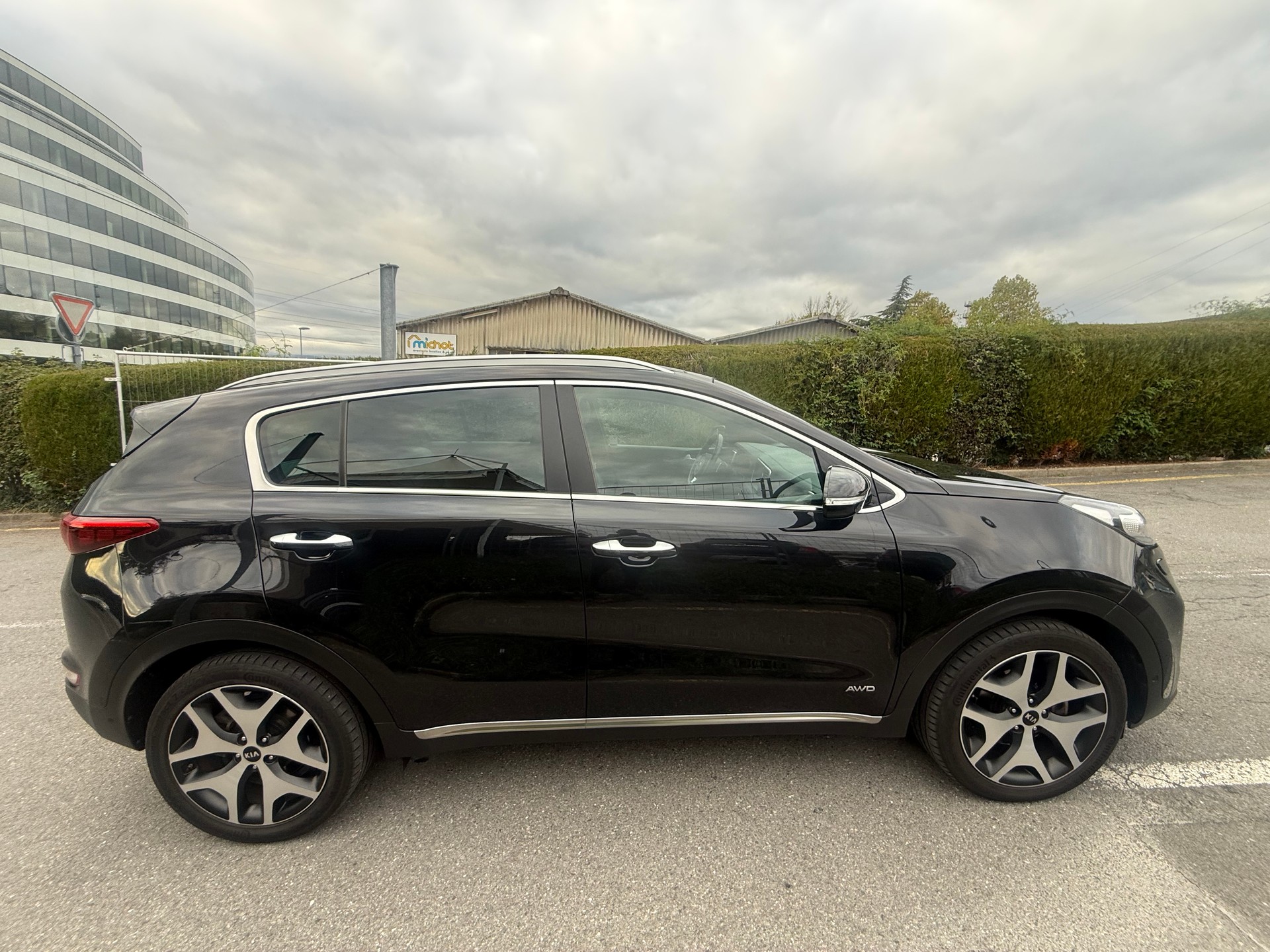 KIA Sportage 2.0CRDi Style GT Line 4WD Automat-image-7