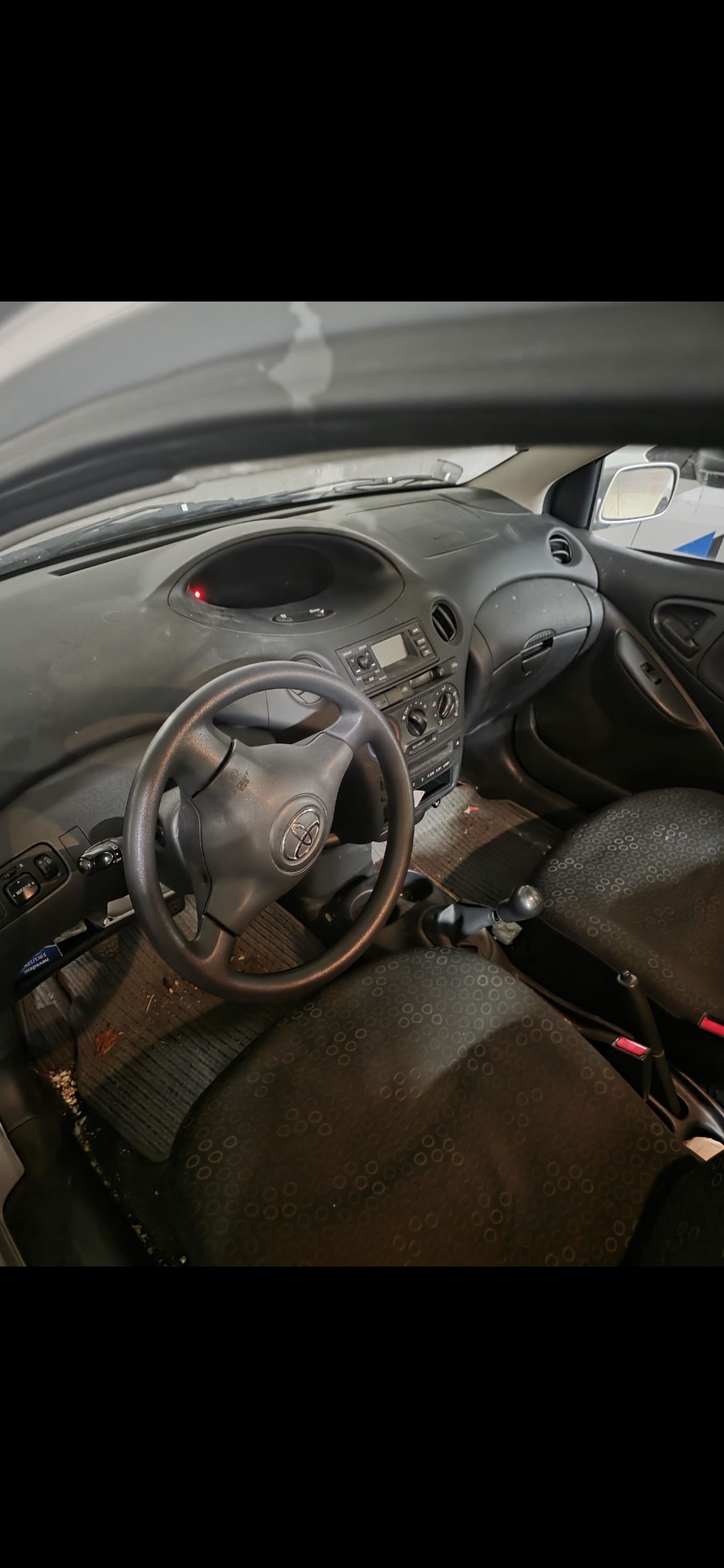 TOYOTA Yaris 1.3 Linea Sol-image-3