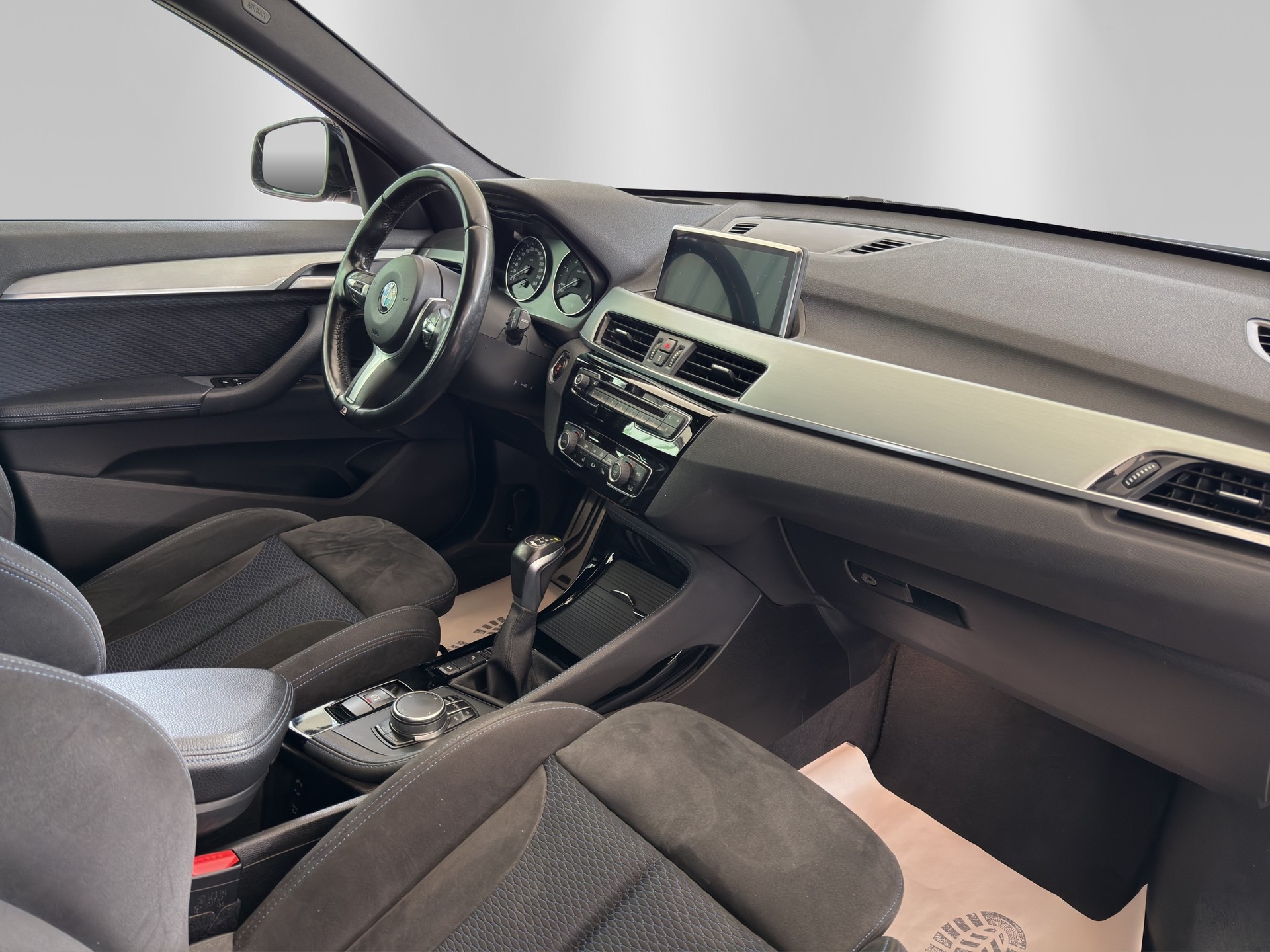 BMW X1 xDrive 25d M Sport Steptronic-image-12