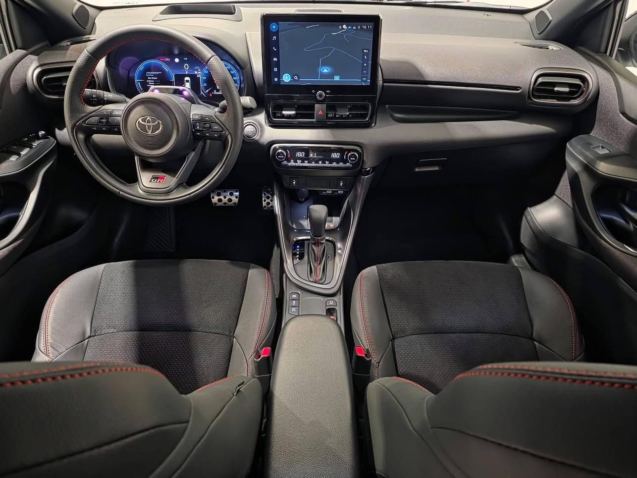 TOYOTA Yaris 1.5 GR Sport e-CVT-image-5