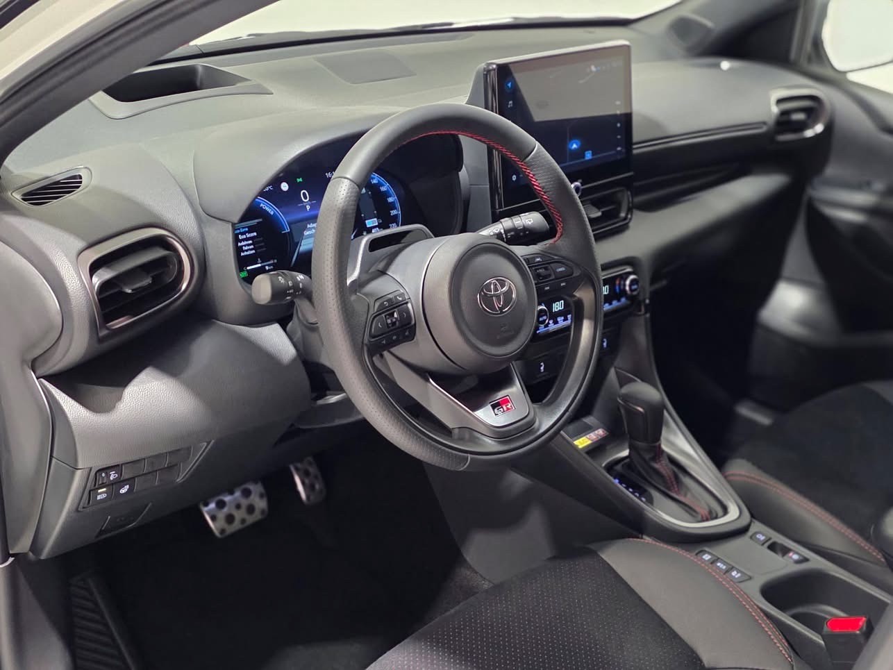 TOYOTA Yaris 1.5 GR Sport e-CVT-image-7