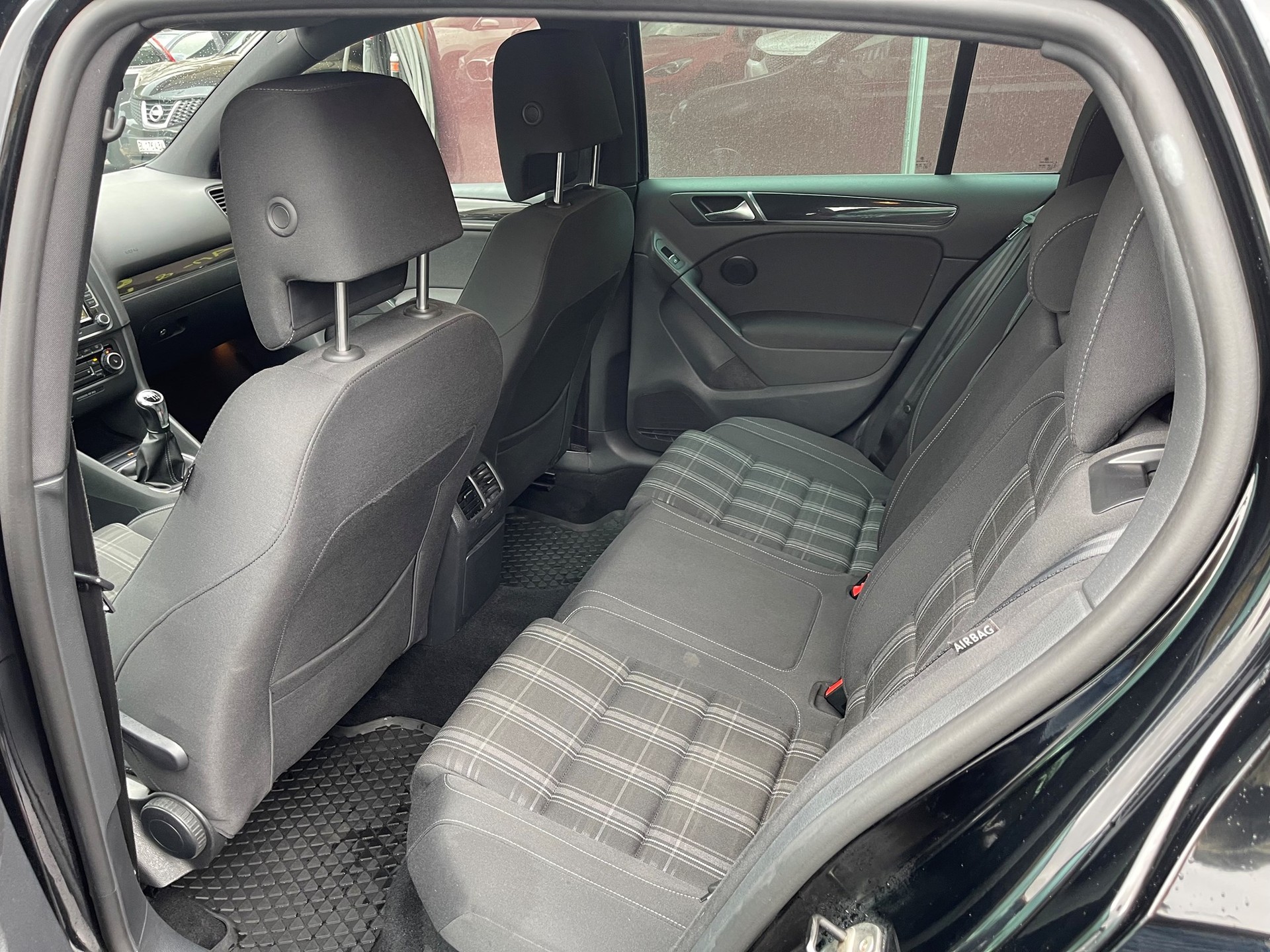 VW Golf 2.0 TDI GTD-image-10