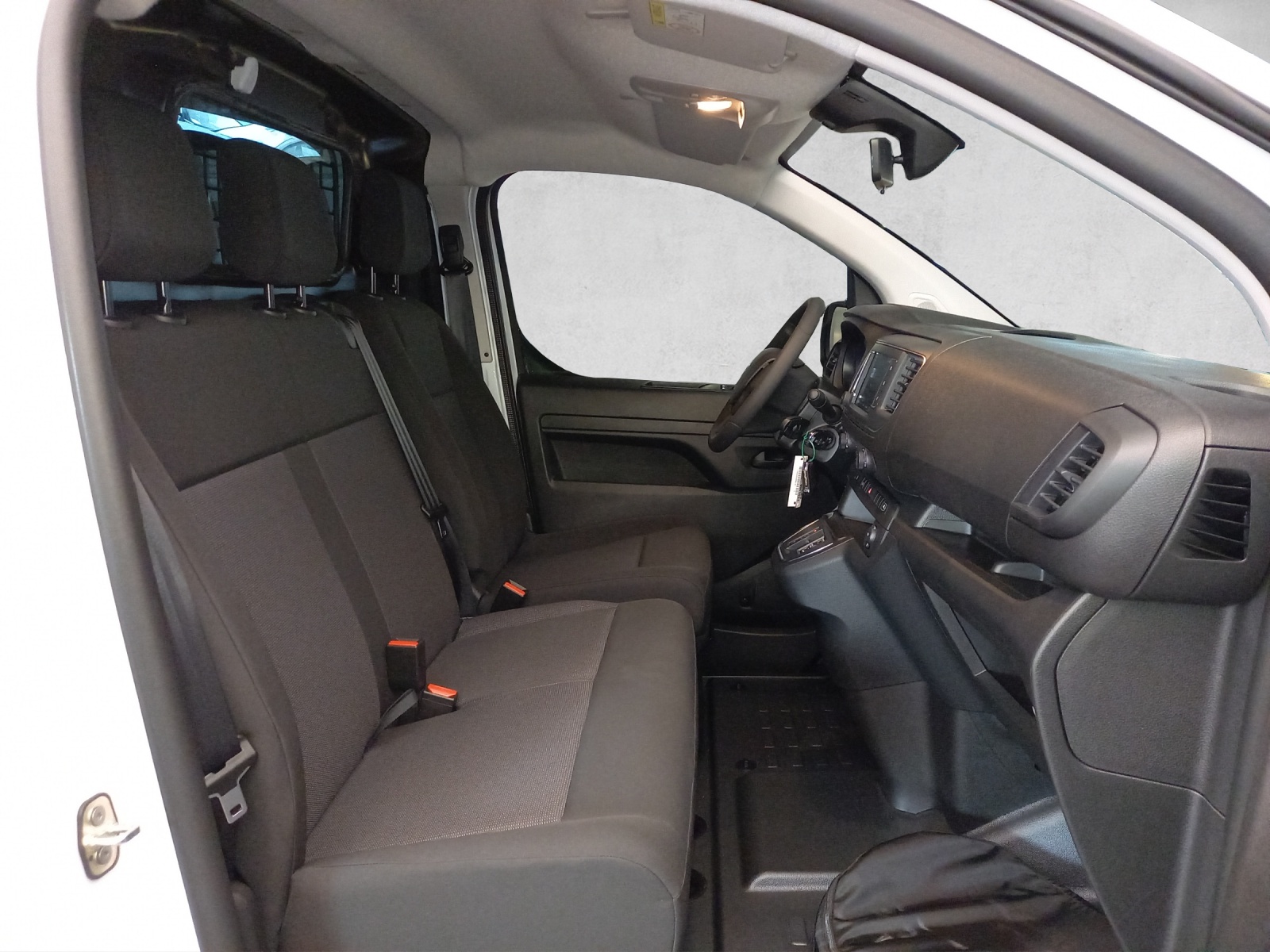 PEUGEOT e-Expert Kaw. Standard 50 kWh-image-14