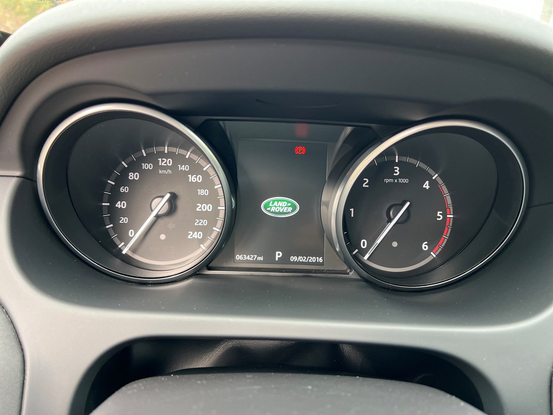 LAND ROVER Discovery Sport 2.0 TD4 Pure AT9-image-11