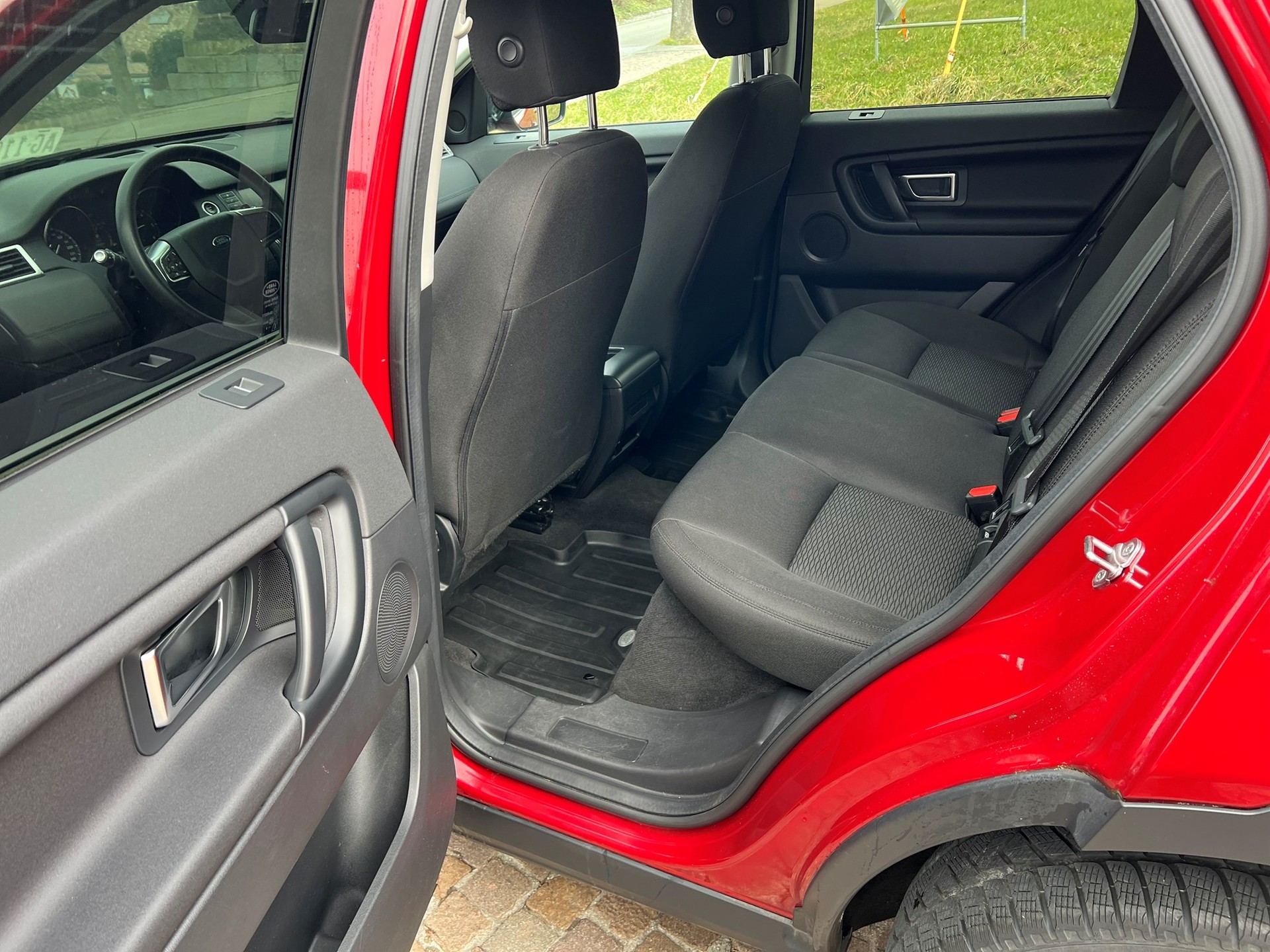 LAND ROVER Discovery Sport 2.0 TD4 Pure AT9-image-7
