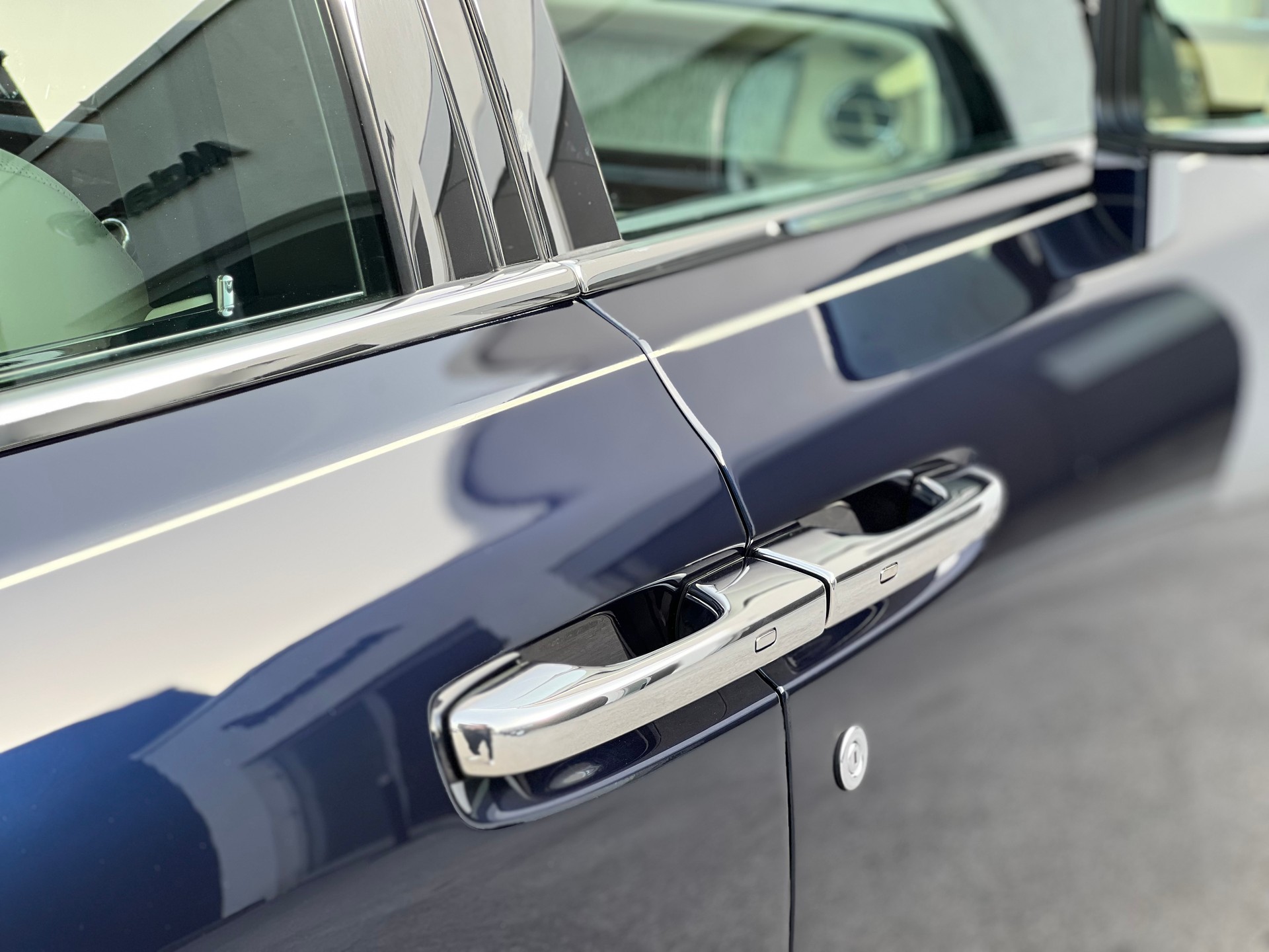 ROLLS-ROYCE Phantom VIII SWB-image-7