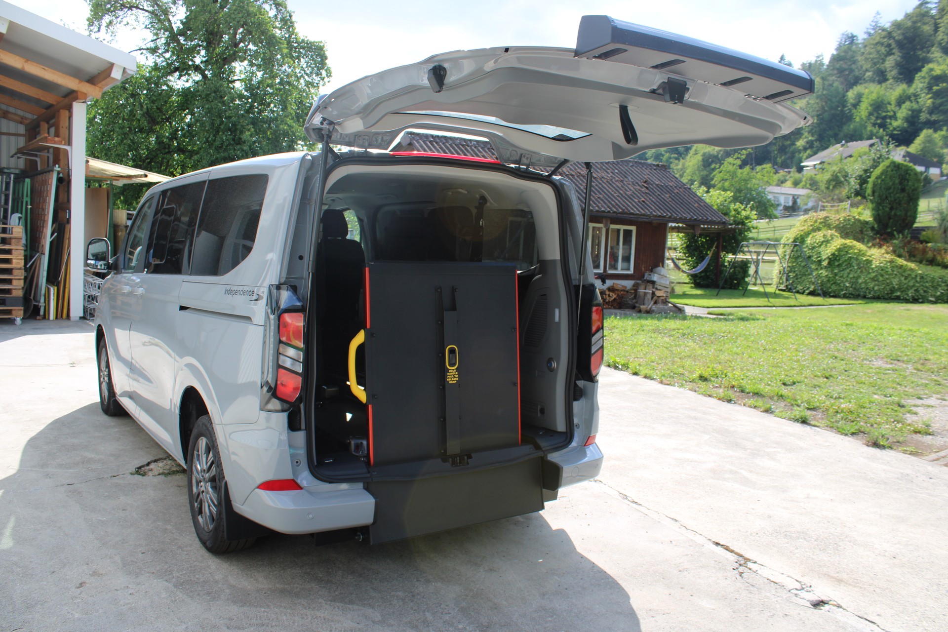 FORD TOURNEO CUSTOM Titanium L1-image-2