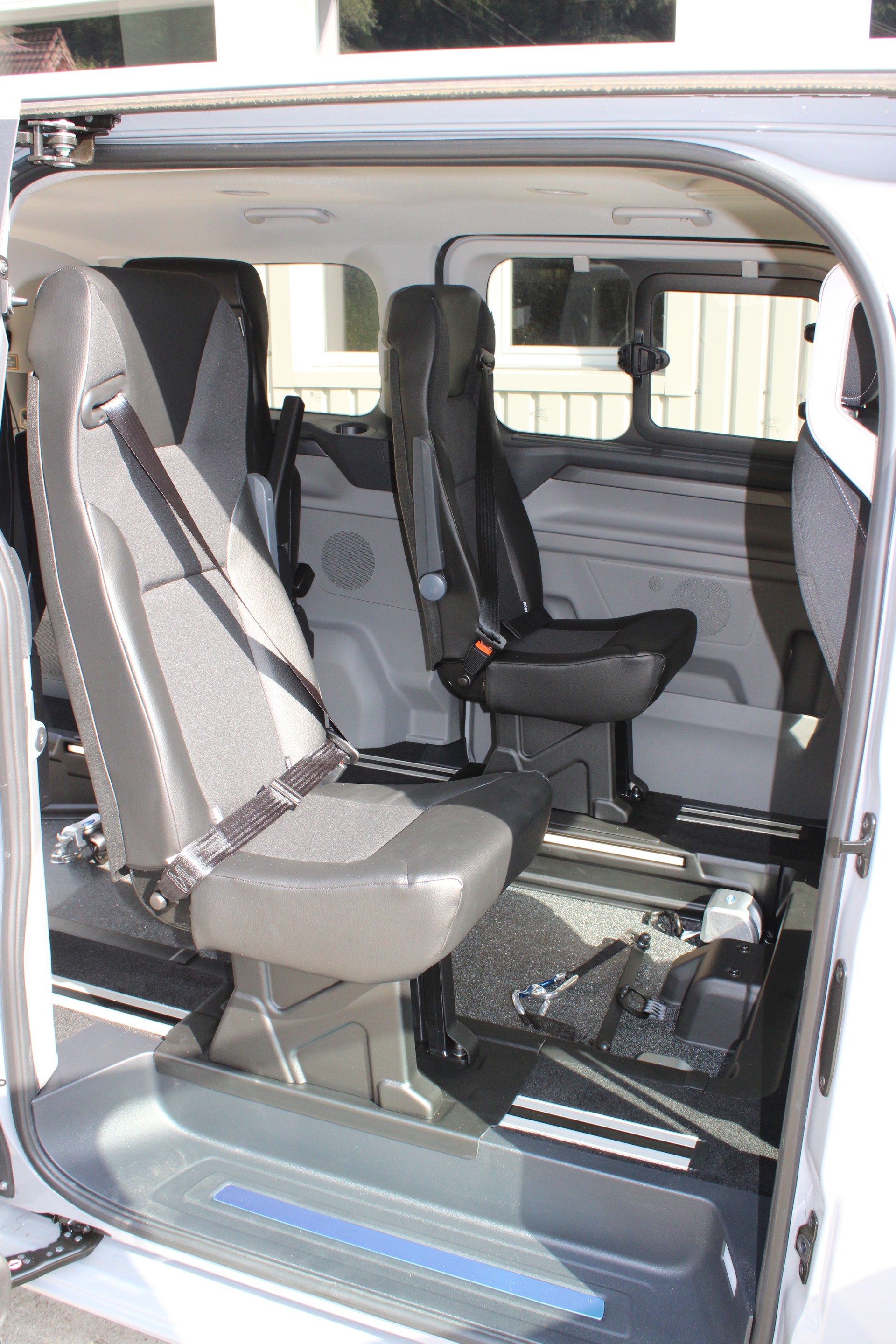 FORD TOURNEO CUSTOM Titanium L1-image-4