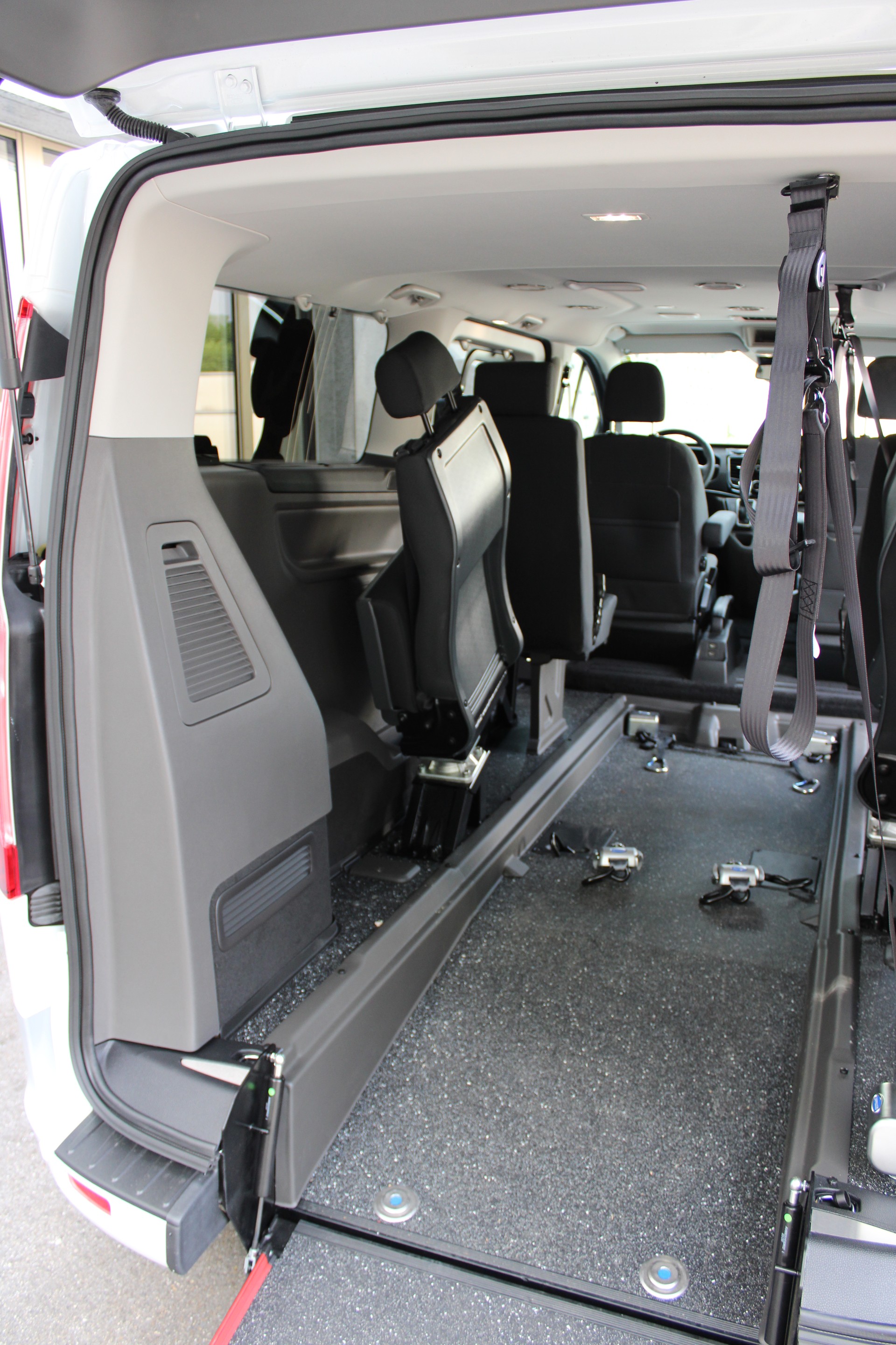 FORD TOURNEO CUSTOM Titanium L1-image-7