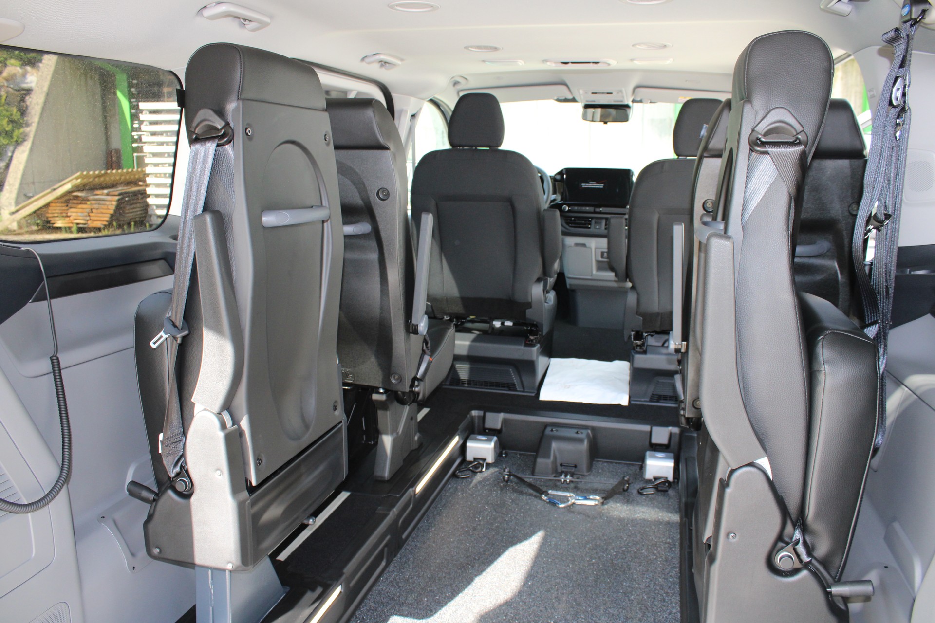 FORD TOURNEO CUSTOM Titanium L1-image-8