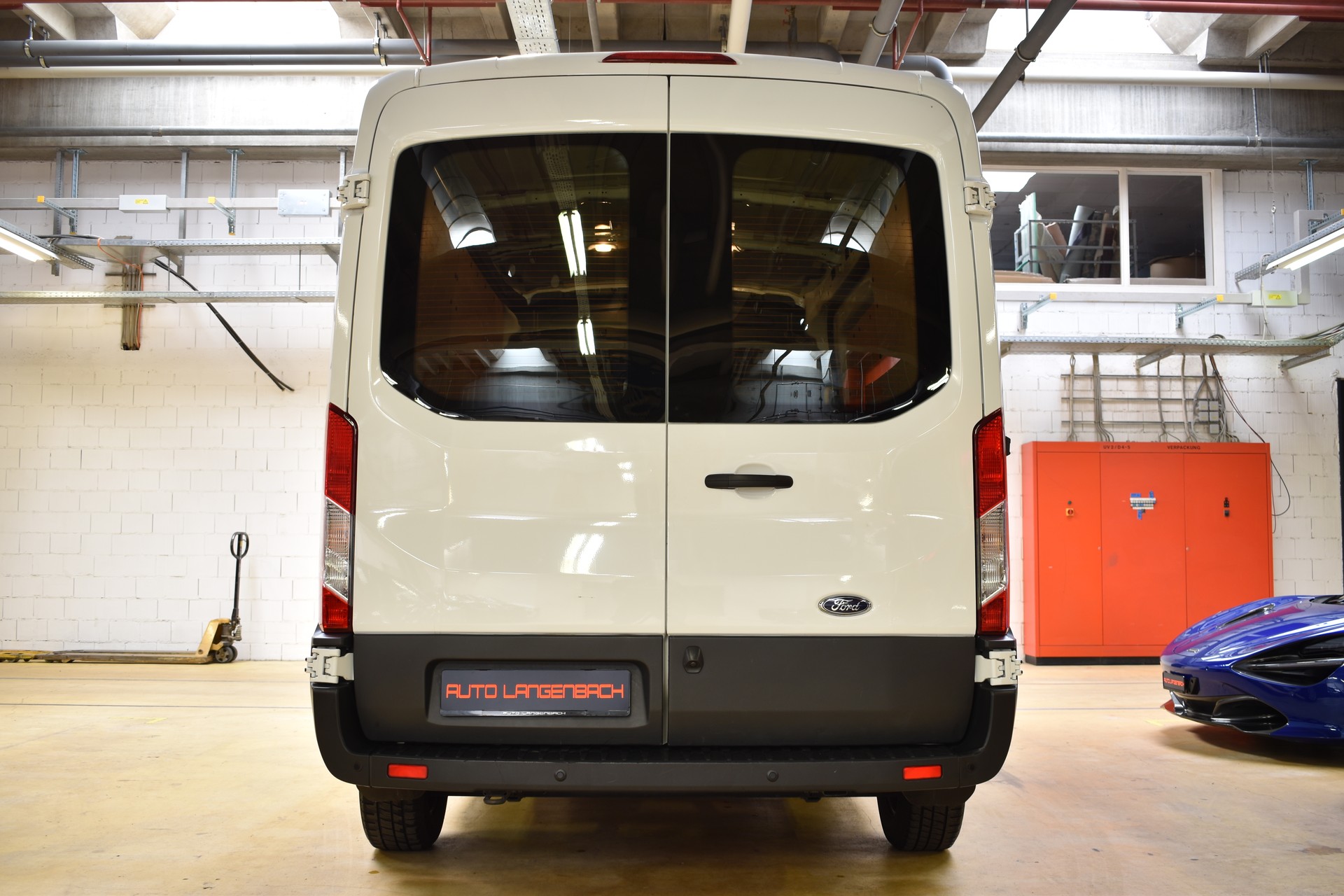FORD Transit Van 310 L2H2 2.2 TDCi ECO 125 Ambiente-image-5