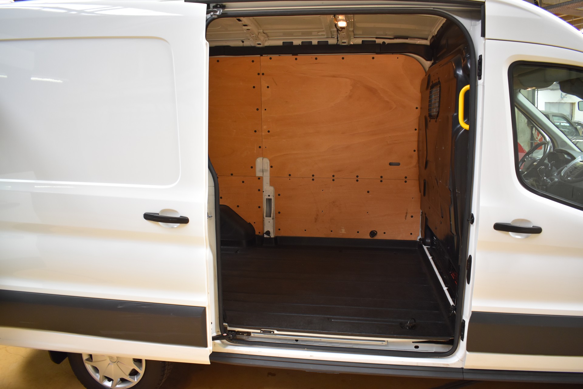 FORD Transit Van 310 L2H2 2.2 TDCi ECO 125 Ambiente-image-21