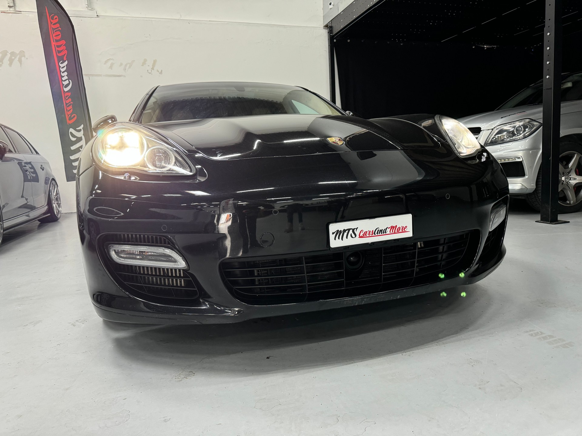 PORSCHE Panamera Turbo 4.8 PDK-image-3