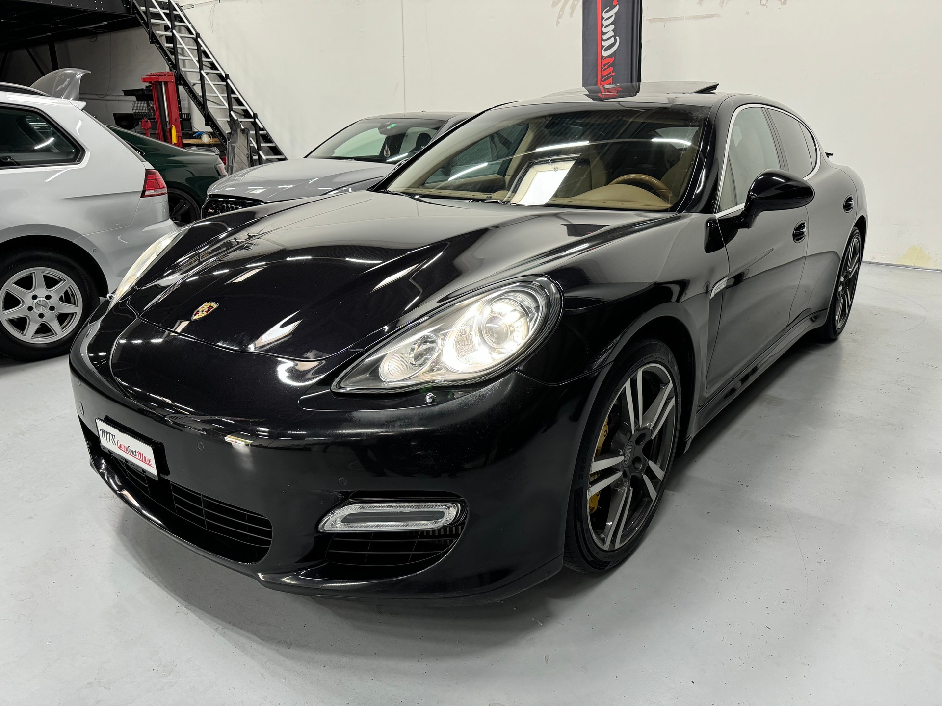 PORSCHE Panamera Turbo 4.8 PDK-image-1