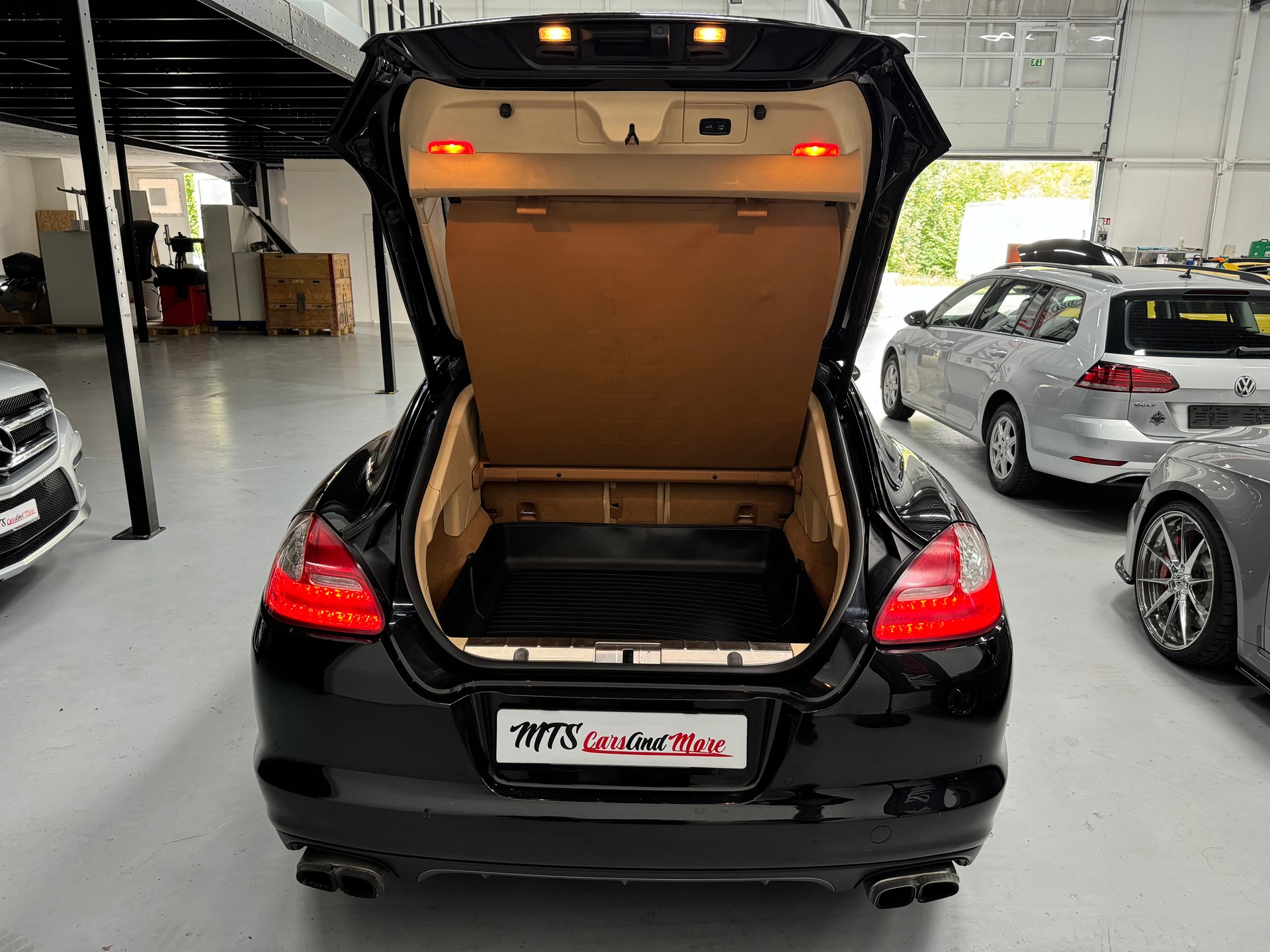 PORSCHE Panamera Turbo 4.8 PDK-image-27