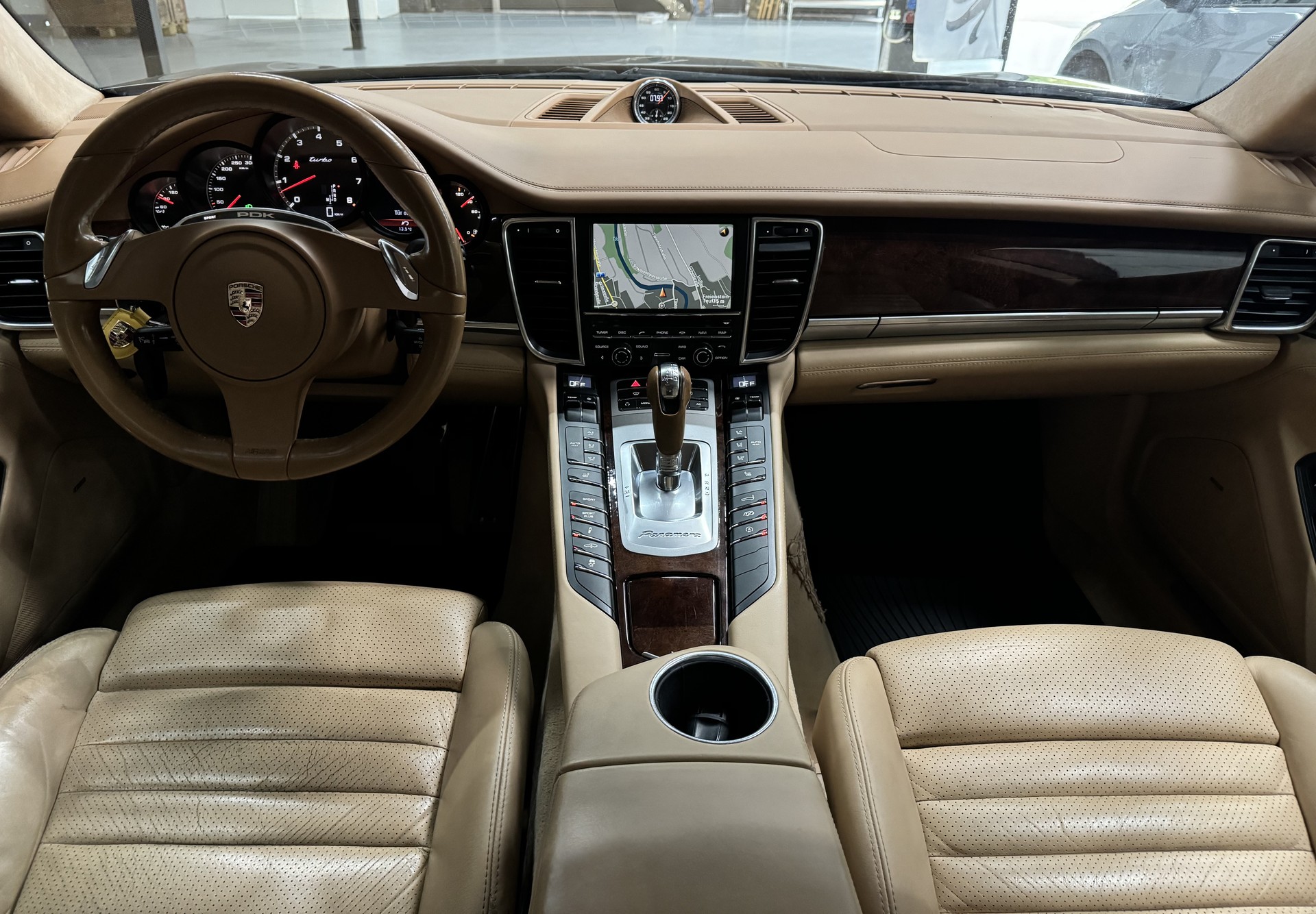 PORSCHE Panamera Turbo 4.8 PDK-image-22