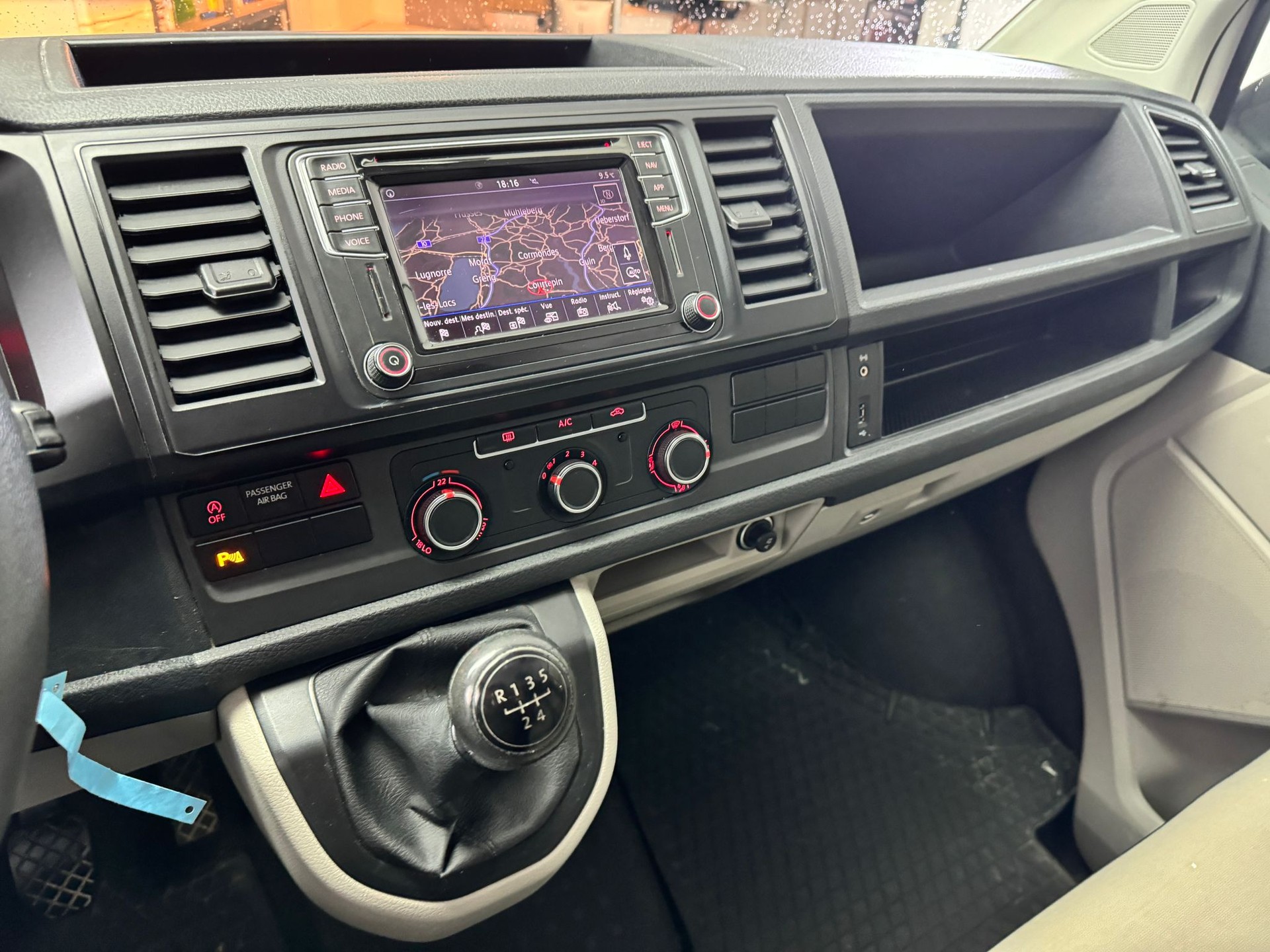 VW T6 2.0 TDI Entry-image-10