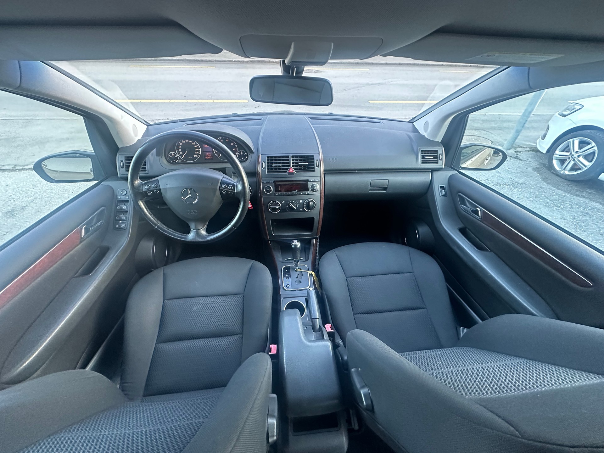 MERCEDES-BENZ A 200 Elégance-image-6