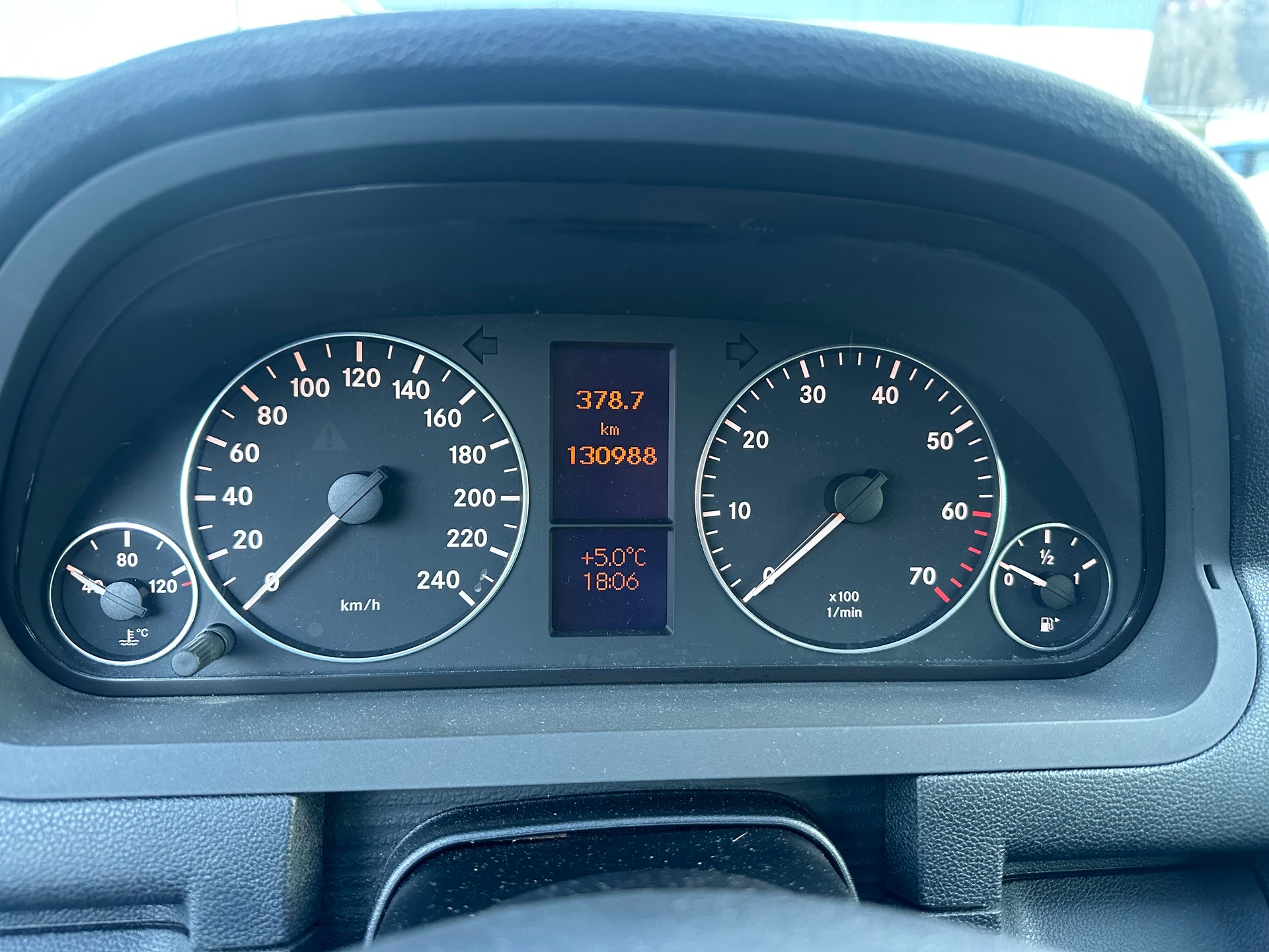 MERCEDES-BENZ A 200 Elégance-image-8