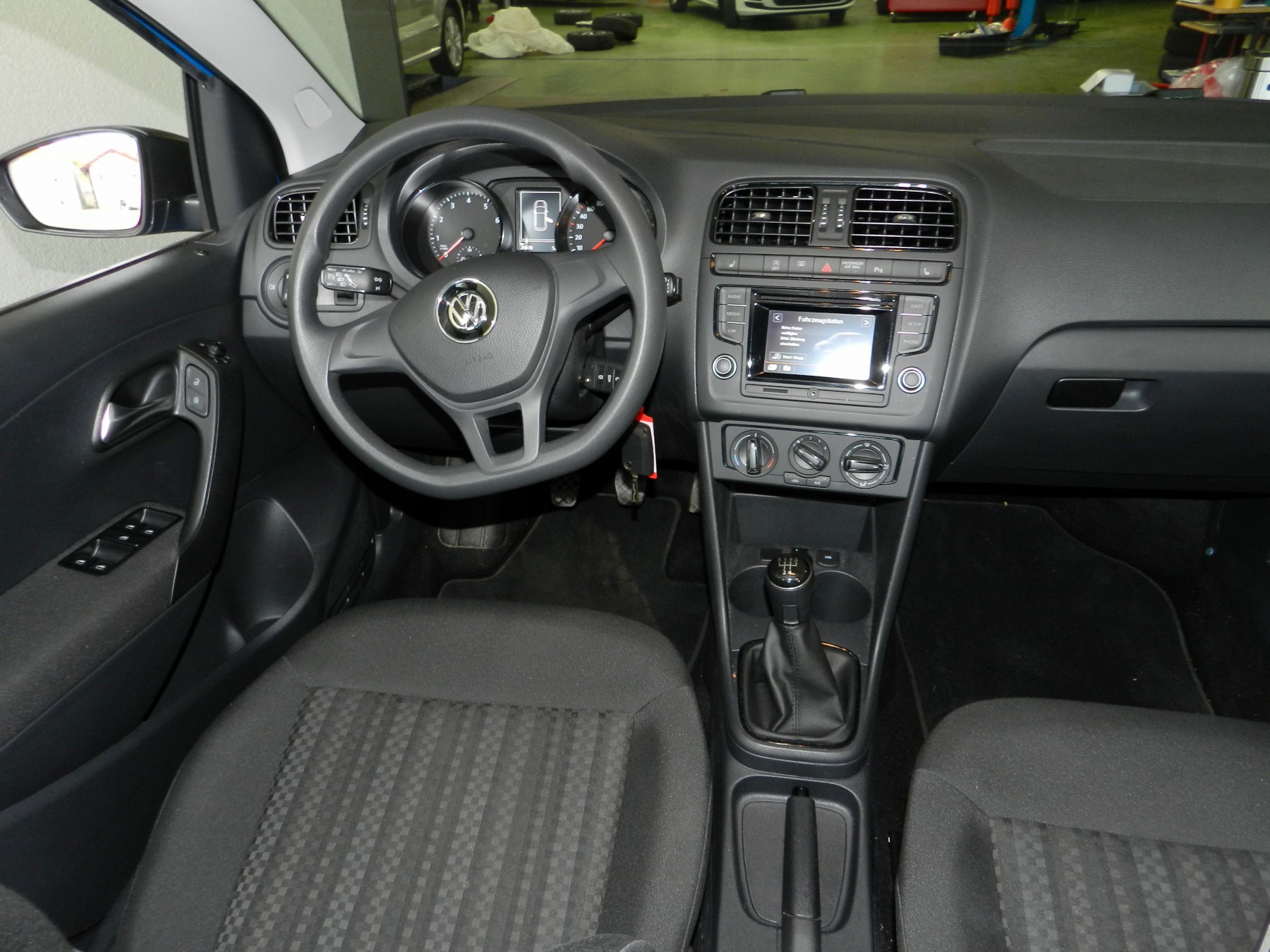 VW Polo 1.2 TSI BMT Trendline-image-8