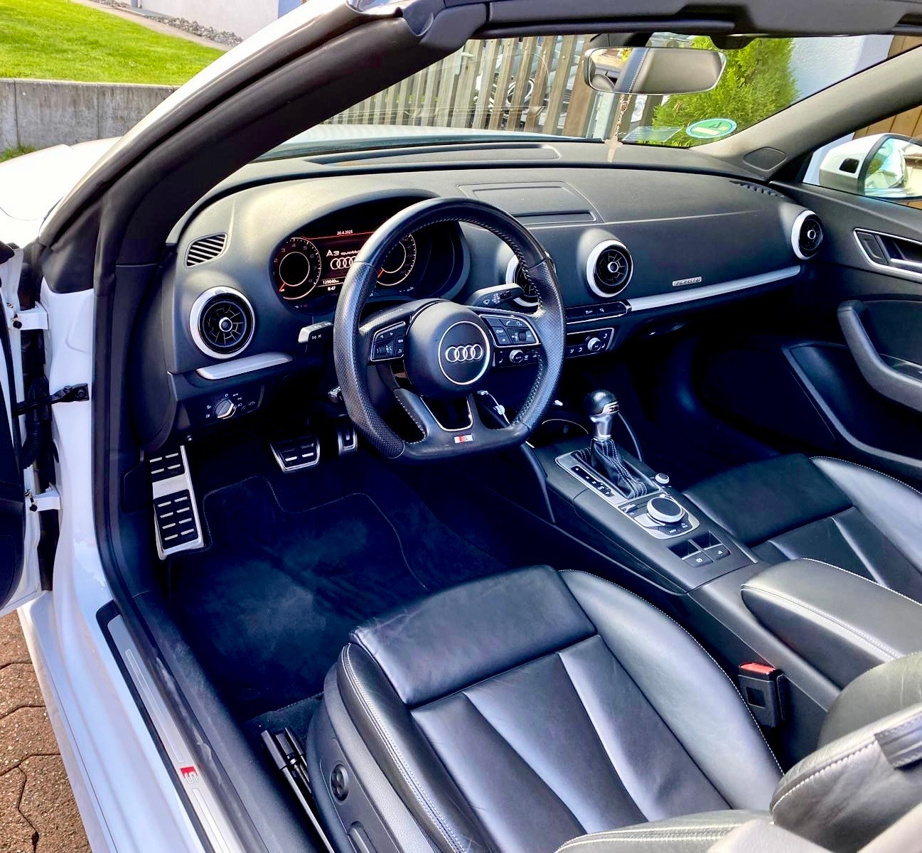 AUDI A3 Cabriolet 2.0 TFSI Sport quattro S-tronic-image-5