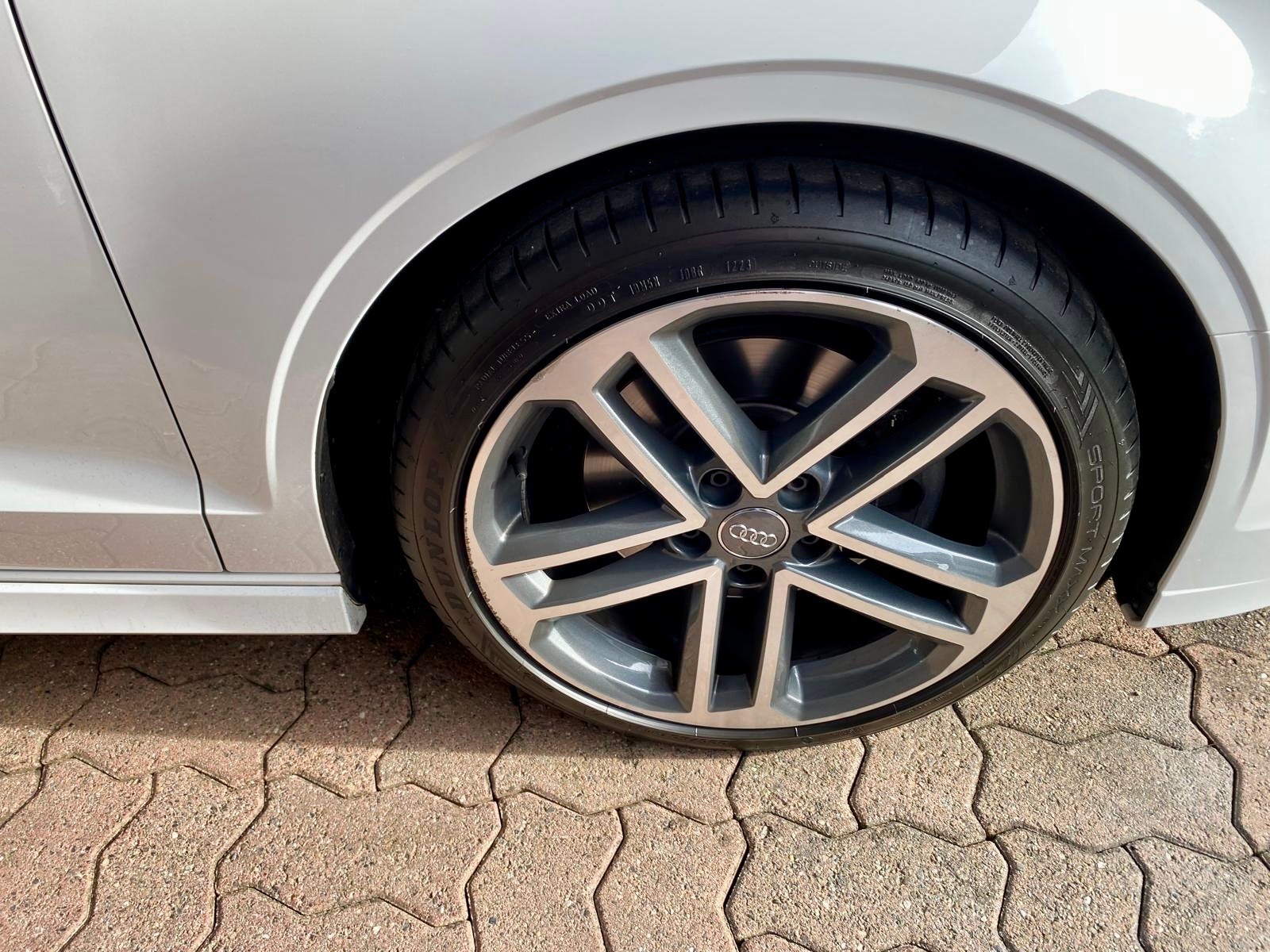 AUDI A3 Cabriolet 2.0 TFSI Sport quattro S-tronic-image-9