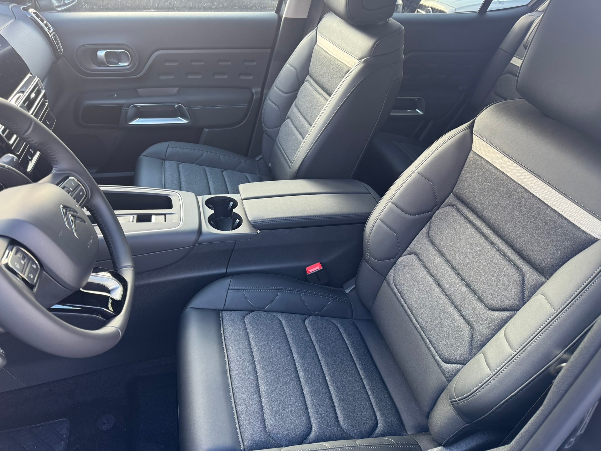 CITROEN C5 Aircross 1.6 PHEV Swiss Edition-image-5