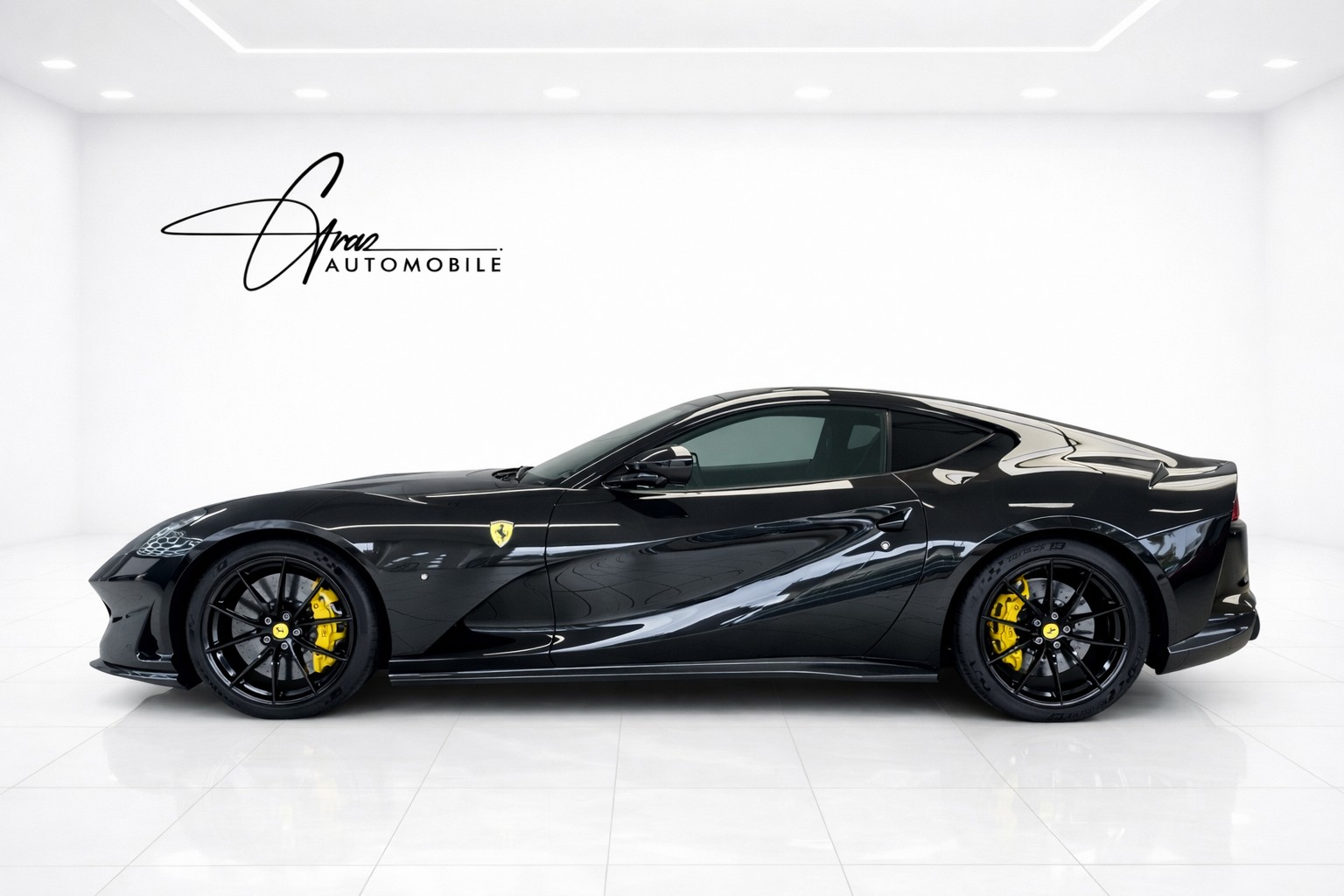 FERRARI 812 Superfast-image-1