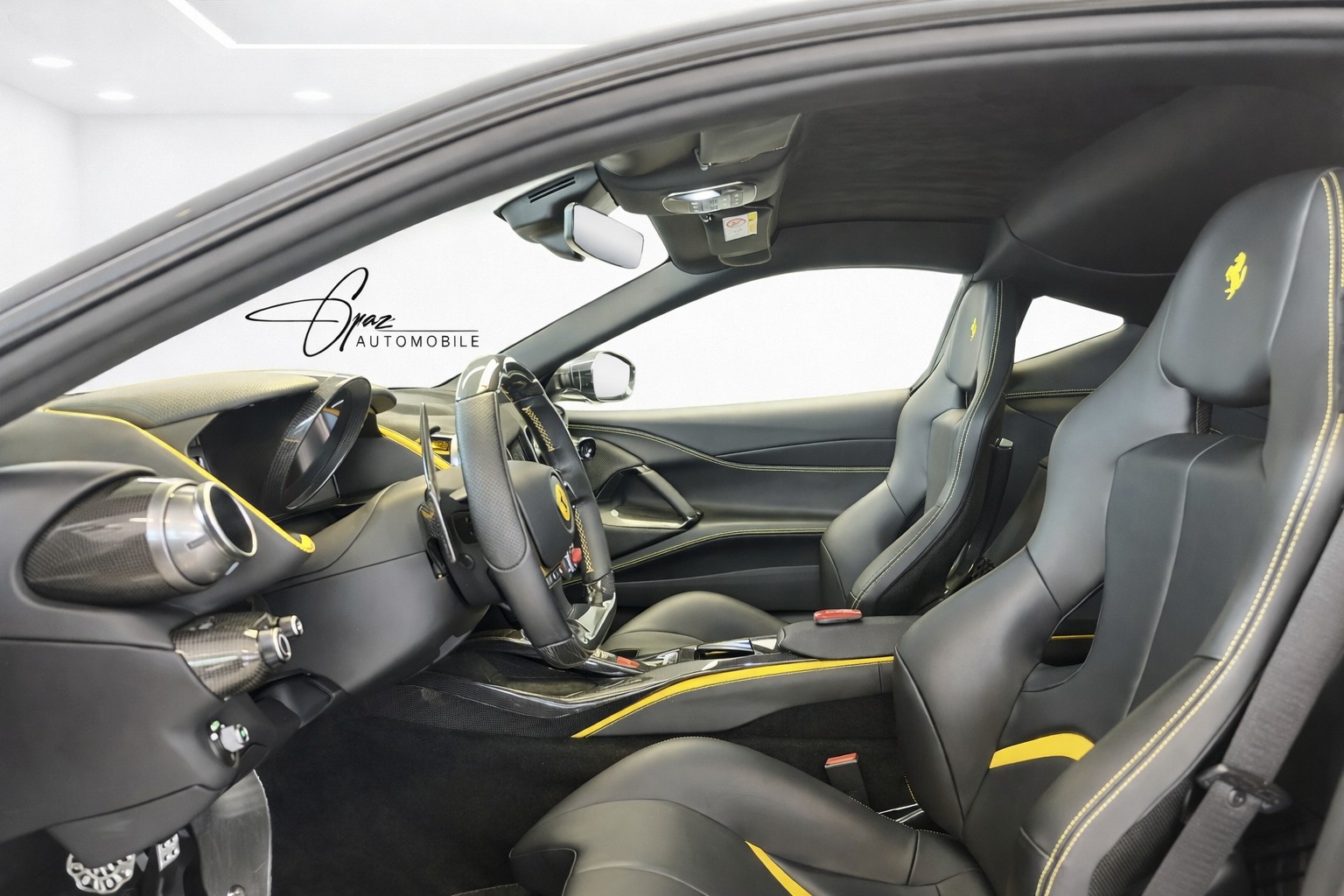 FERRARI 812 Superfast-image-5