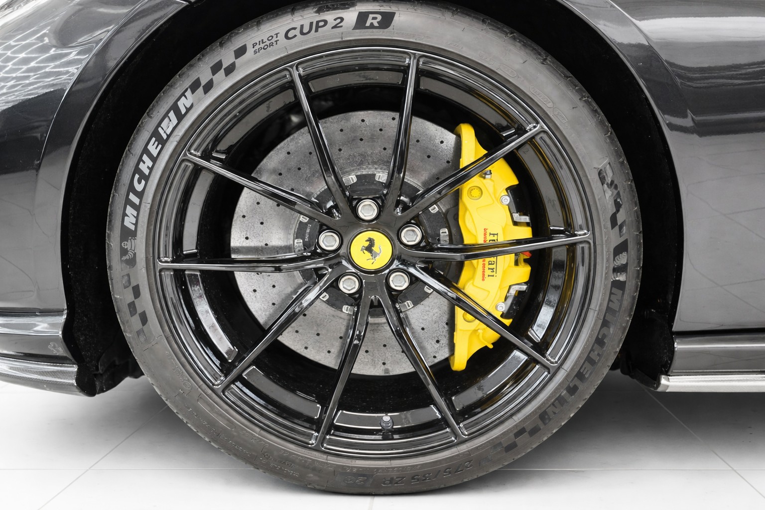 FERRARI 812 Superfast-image-15