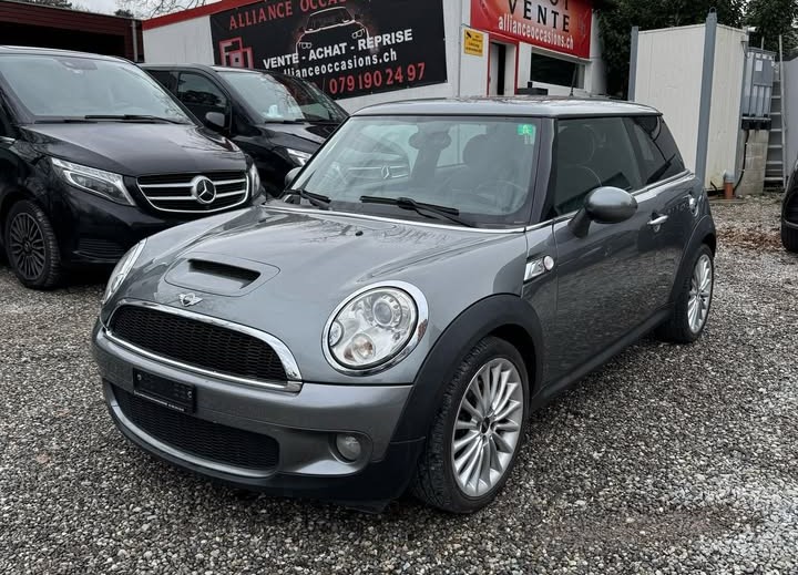 MINI Cooper S Steptronic-image-1