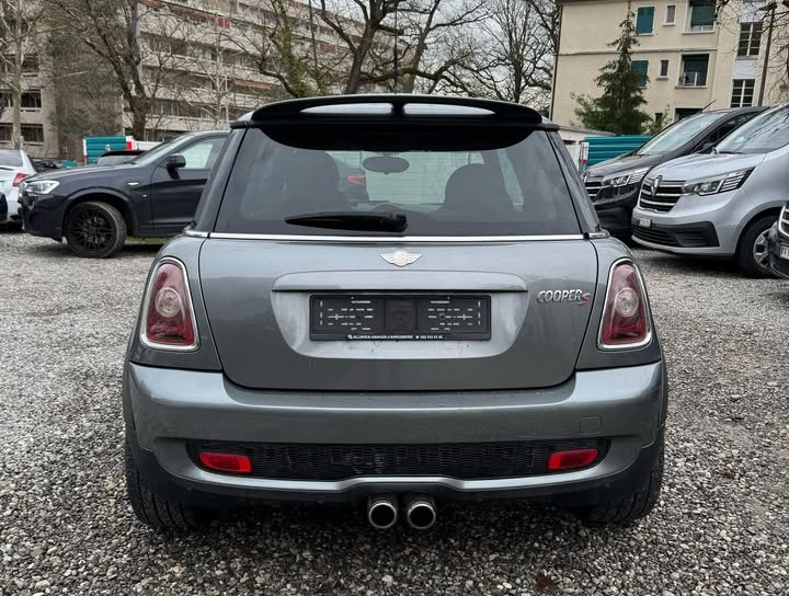MINI Cooper S Steptronic-image-2