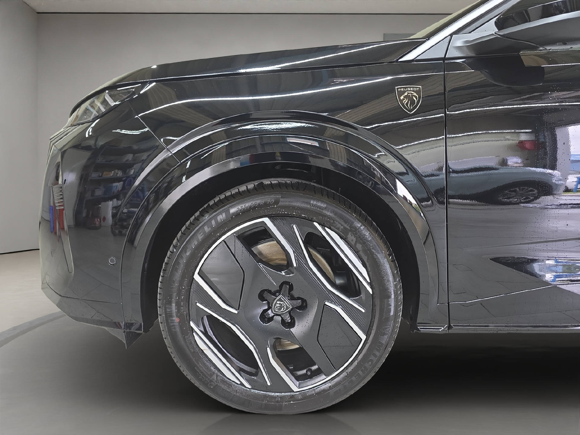 PEUGEOT E-3008 Launch Edition 4x4-image-12