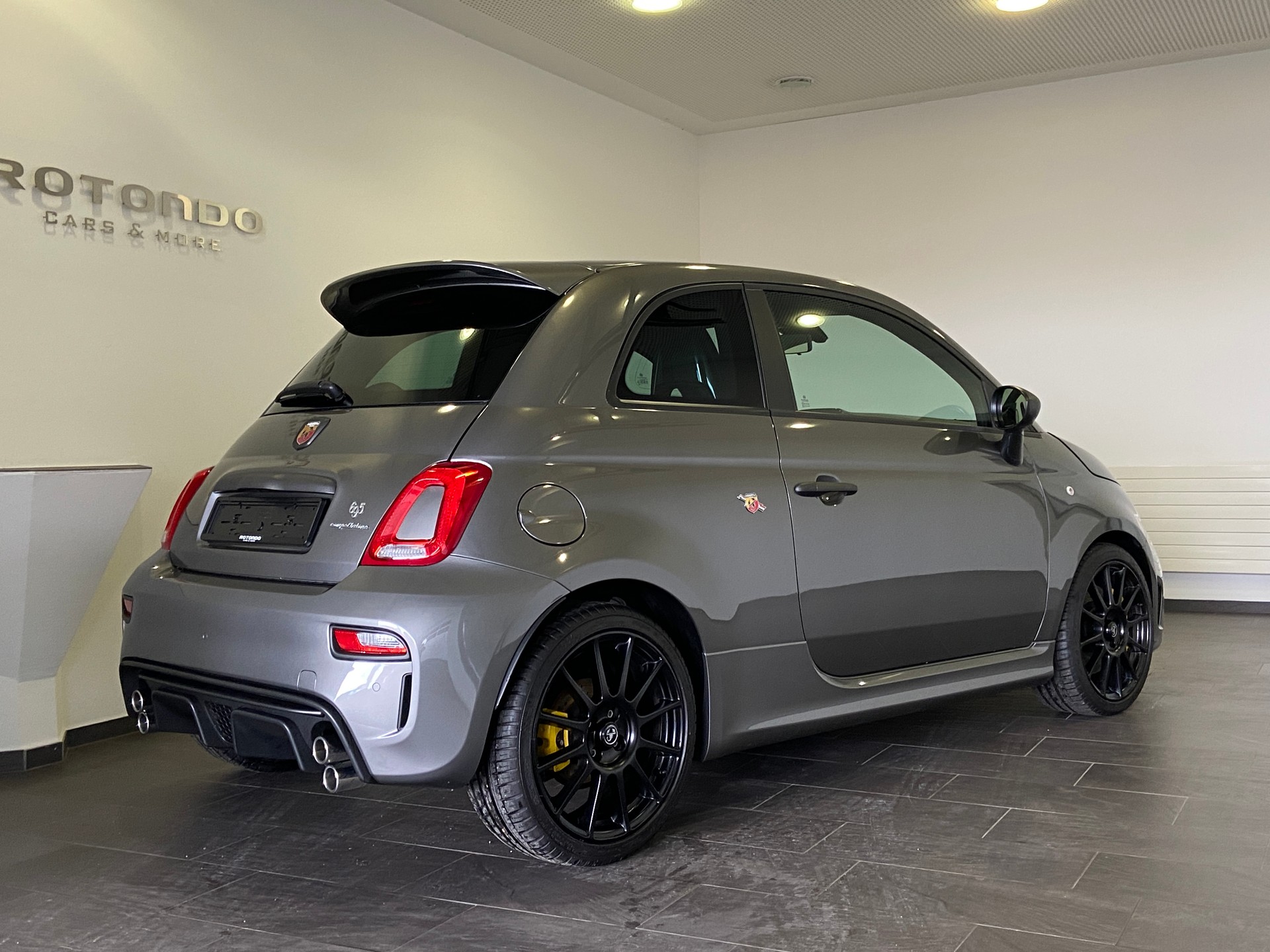 FIAT 695 1.4 16V Turbo Abarth Competizione-image-1