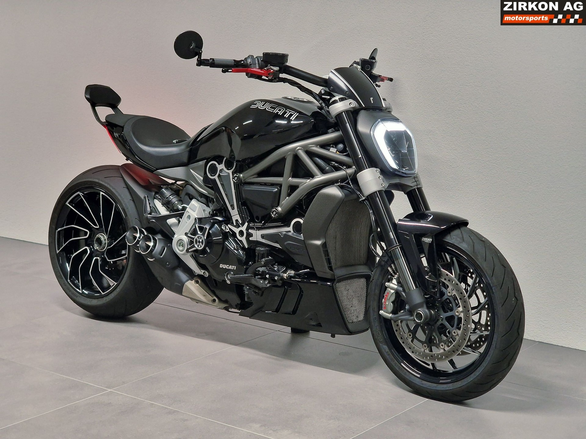DUCATI XDiavel 1260 S-showroom-element-2
